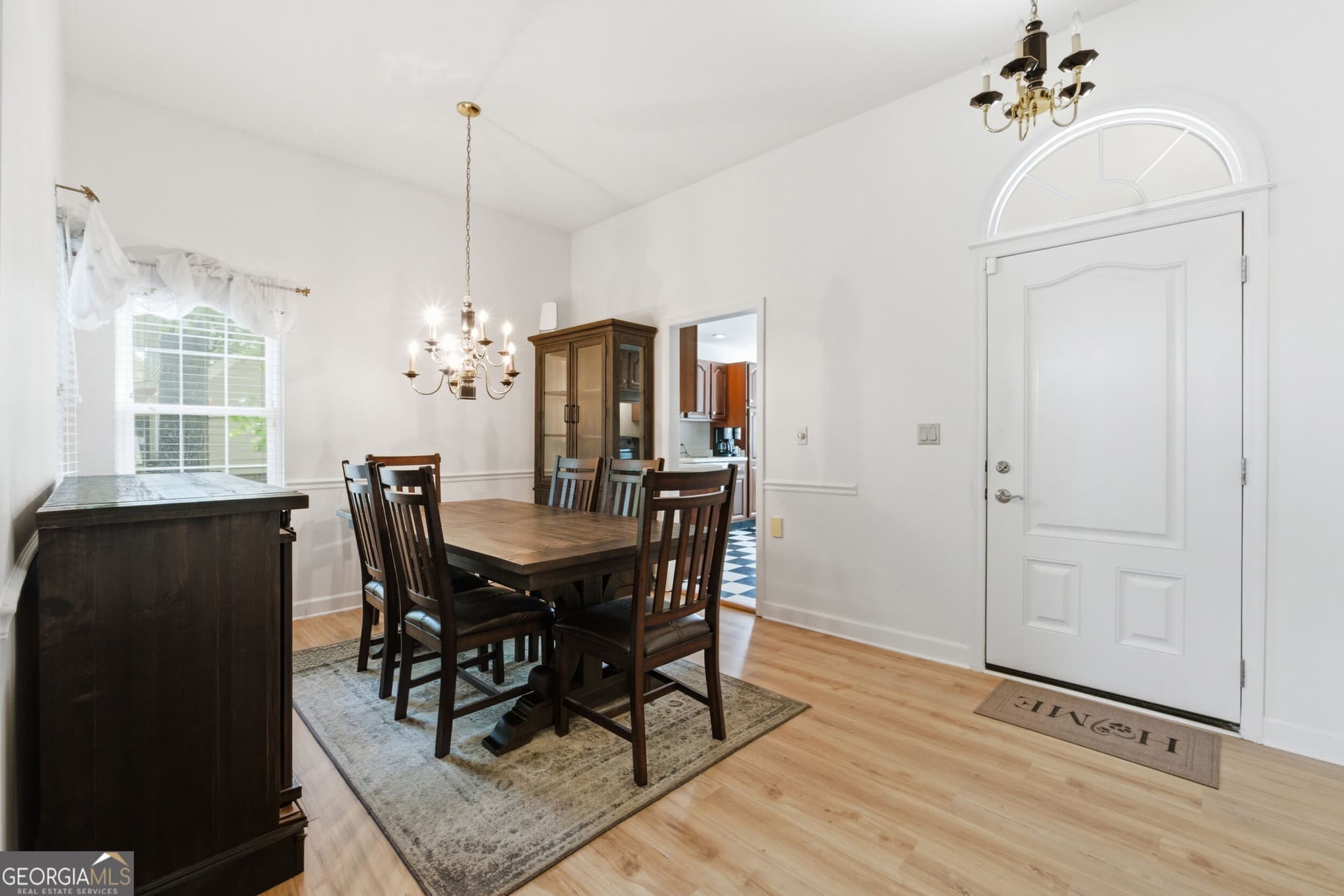 3 bedroom, 3 bathroom, 1,955 sq ft single family residence for sale at 2418 Charleston Square, Chattanooga, TN 37421 — photo 2