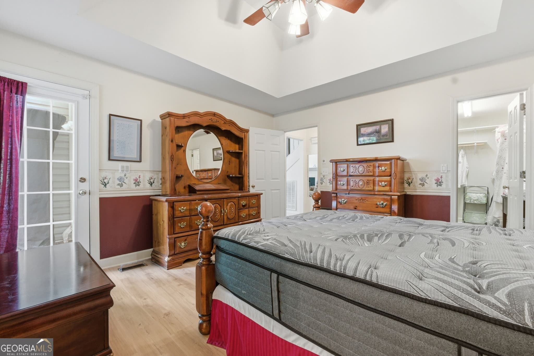 3 bedroom, 3 bathroom, 1,955 sq ft single family residence for sale at 2418 Charleston Square, Chattanooga, TN 37421 — photo 10