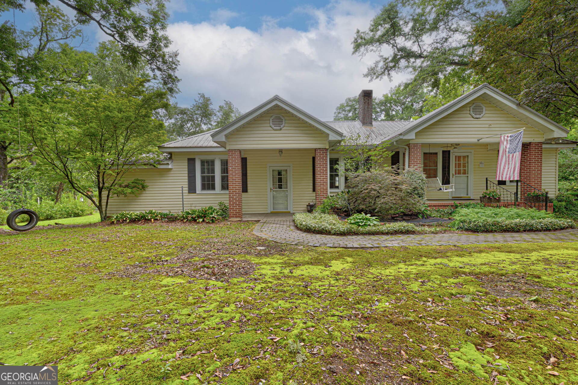 3 bedroom, 2 bathroom, 1,648 sq ft single family residence for sale at 12727 Upatoi Lane, Upatoi, GA 31829 — photo 2