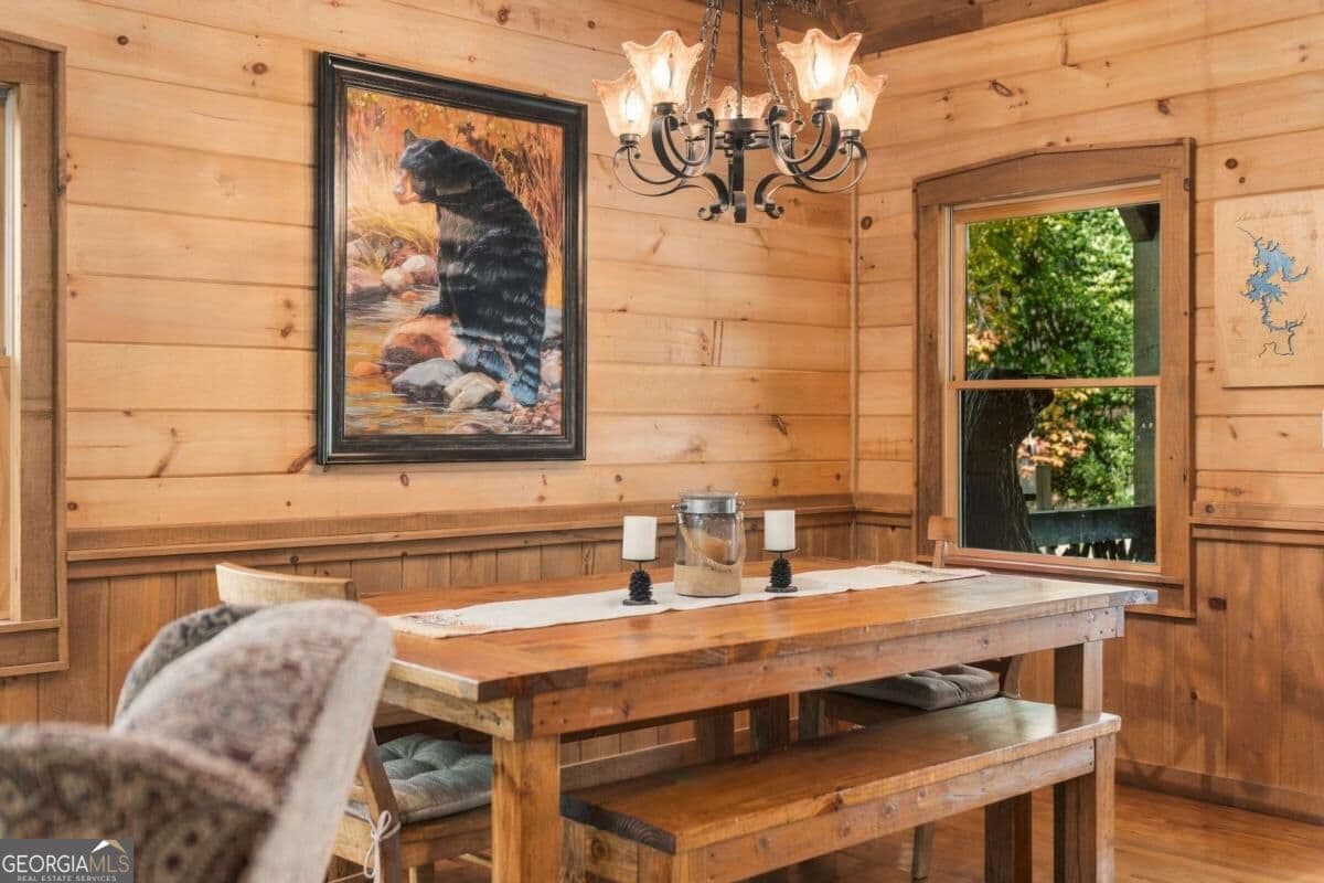 3 bedroom, 3 bathroom, 2,600 sq ft cabin,single family residence for sale at 264 Lickskillet Hollow, Blue Ridge, GA 30513 — photo 9