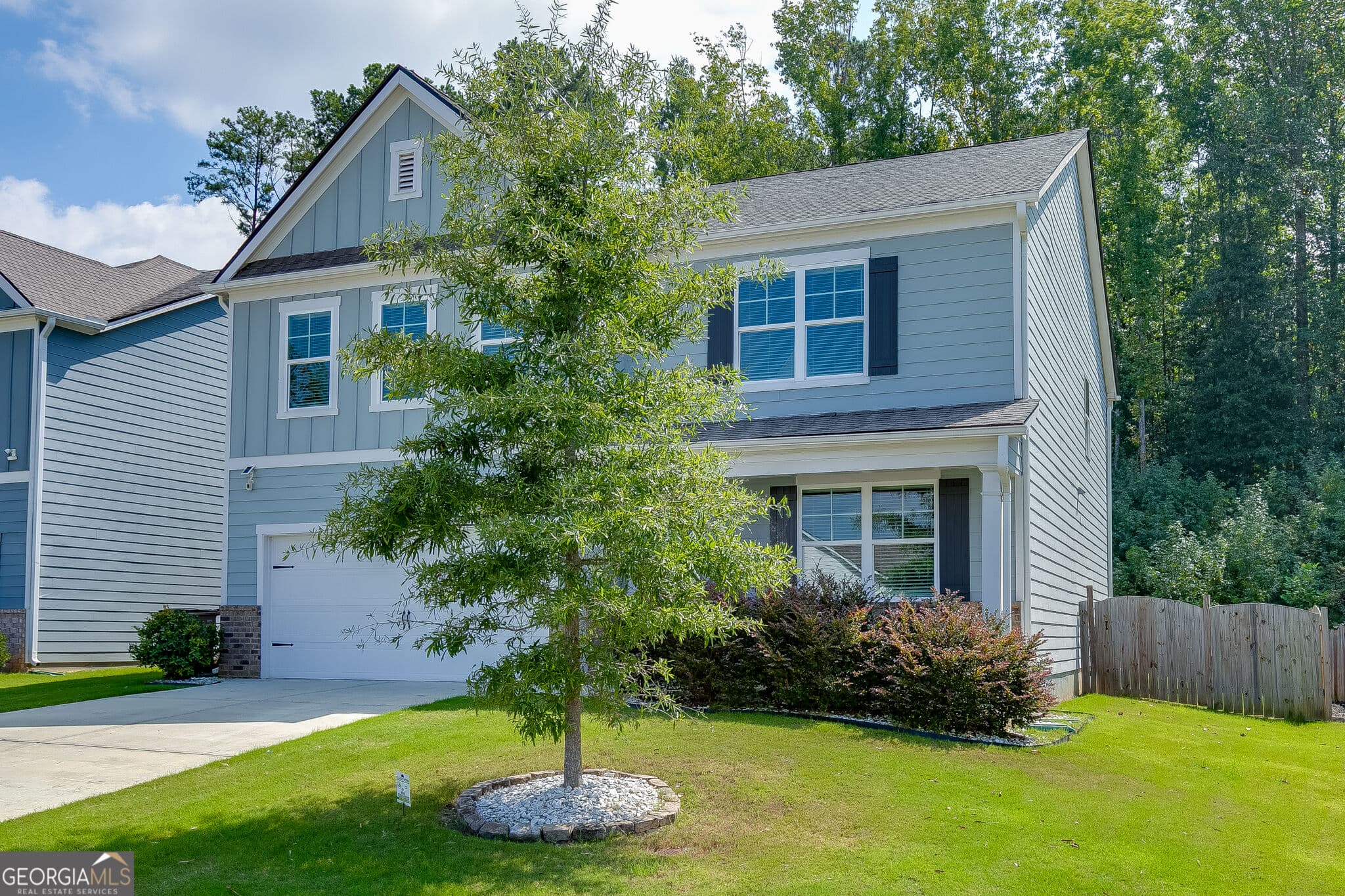 5 bedroom, 3 bathroom, 2,788 sq ft single family residence for sale at 6078 Trumpet Flower Avenue, Flowery Branch, GA 30542 — photo 3