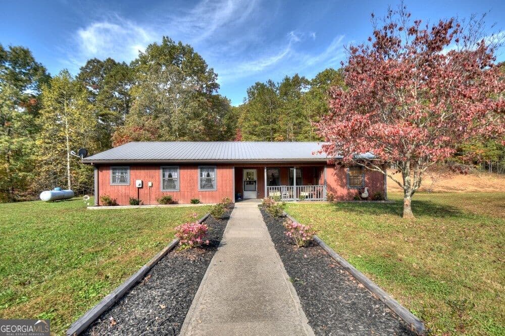 8 bedroom, 5 bathroom, 6,000 sq ft single family residence for sale at 160 Moores Road, Mineral Bluff, GA 30559 — photo 5