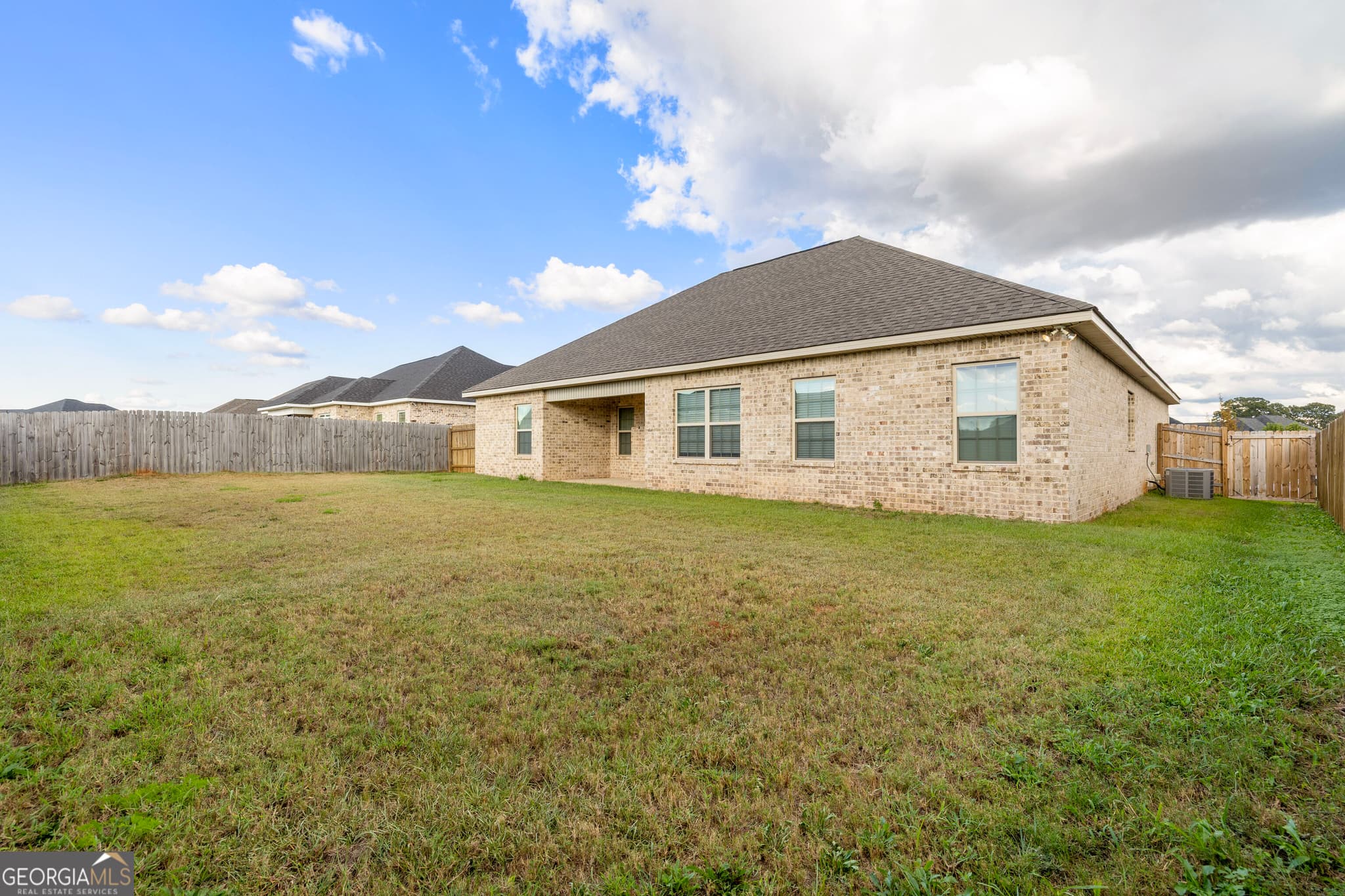 4 bedroom, 2 bathroom, 1,946 sq ft single family residence for sale at 314 Weston Drive, Kathleen, GA 31047 — photo 4