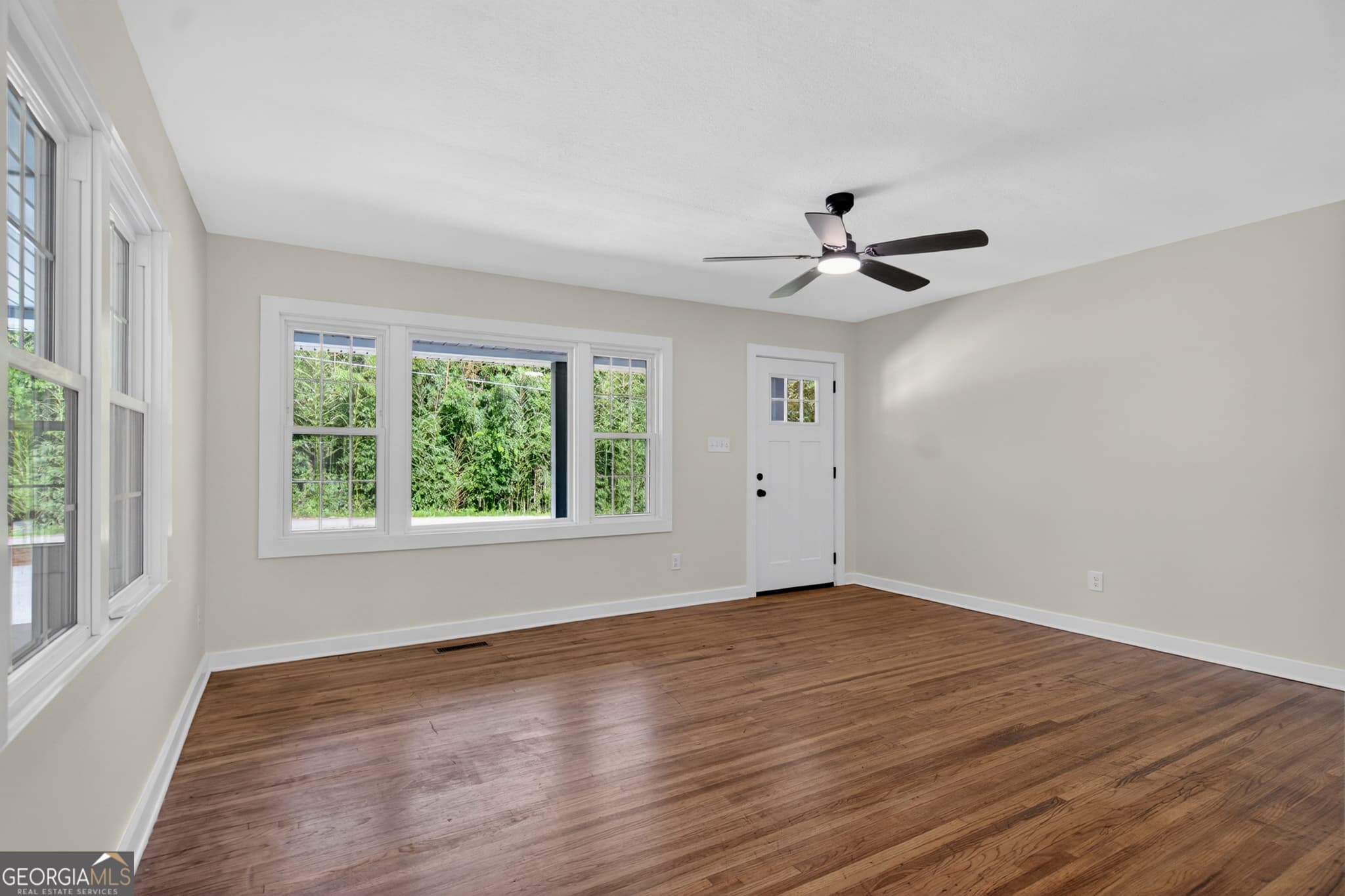 3 bedroom, 1 bathroom, 1,273 sq ft single family residence for sale at 239 Wilcox Road, Lagrange, GA 30241 — photo 5