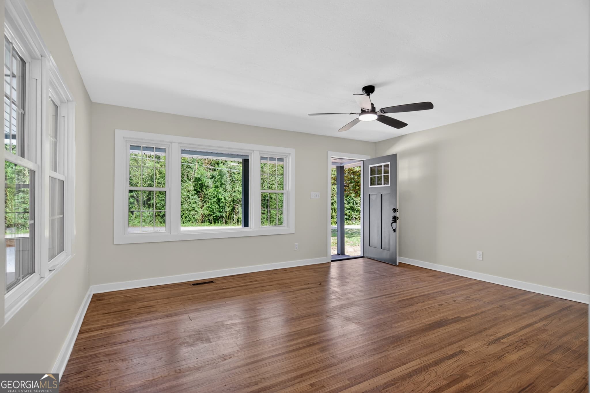 3 bedroom, 1 bathroom, 1,273 sq ft single family residence for sale at 239 Wilcox Road, Lagrange, GA 30241 — photo 4