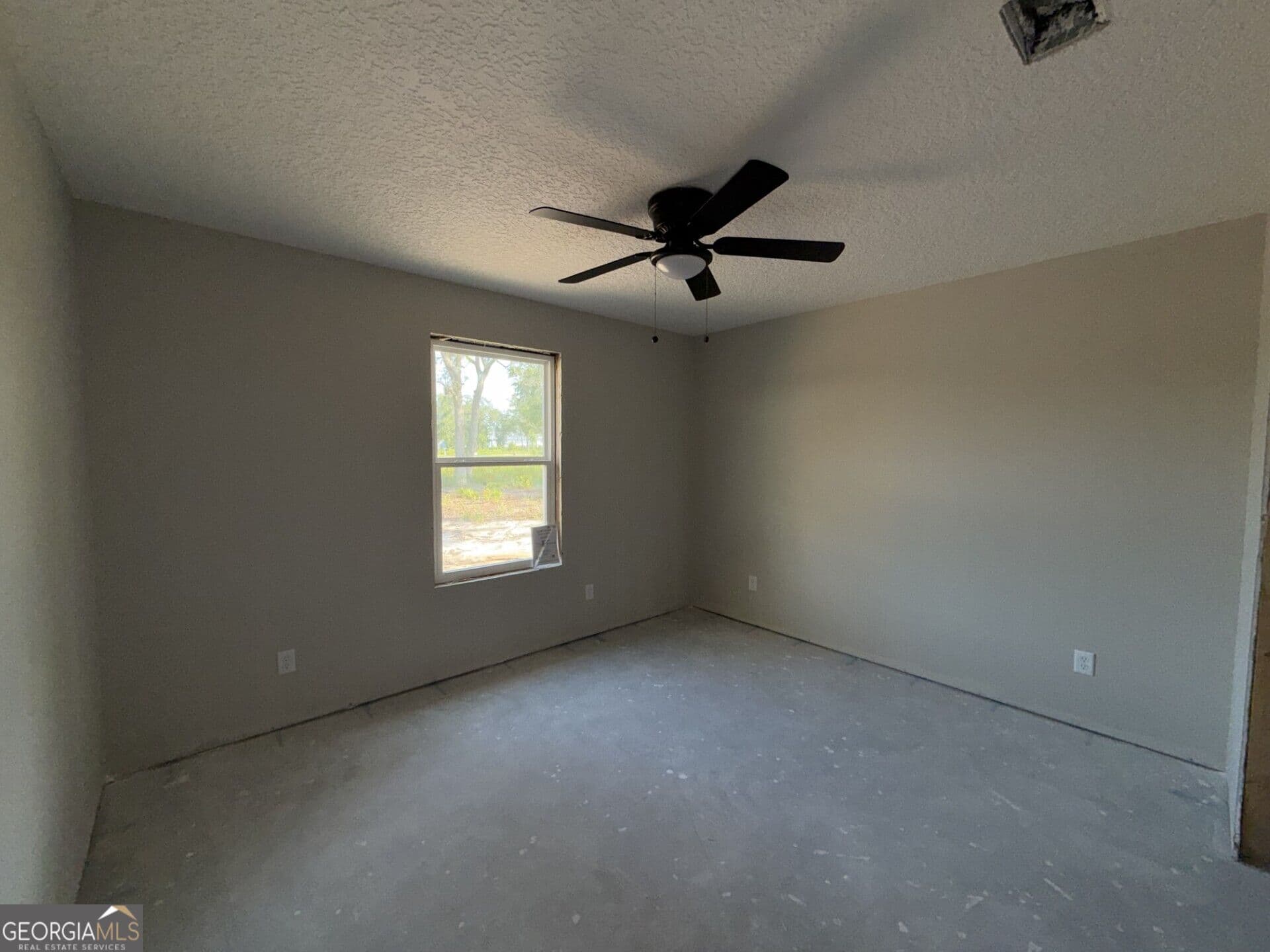 3 bedroom, 2 bathroom, 1,654 sq ft single family residence for sale at 216 Satilla Sands Drive, Waynesville, GA 31566 — photo 6