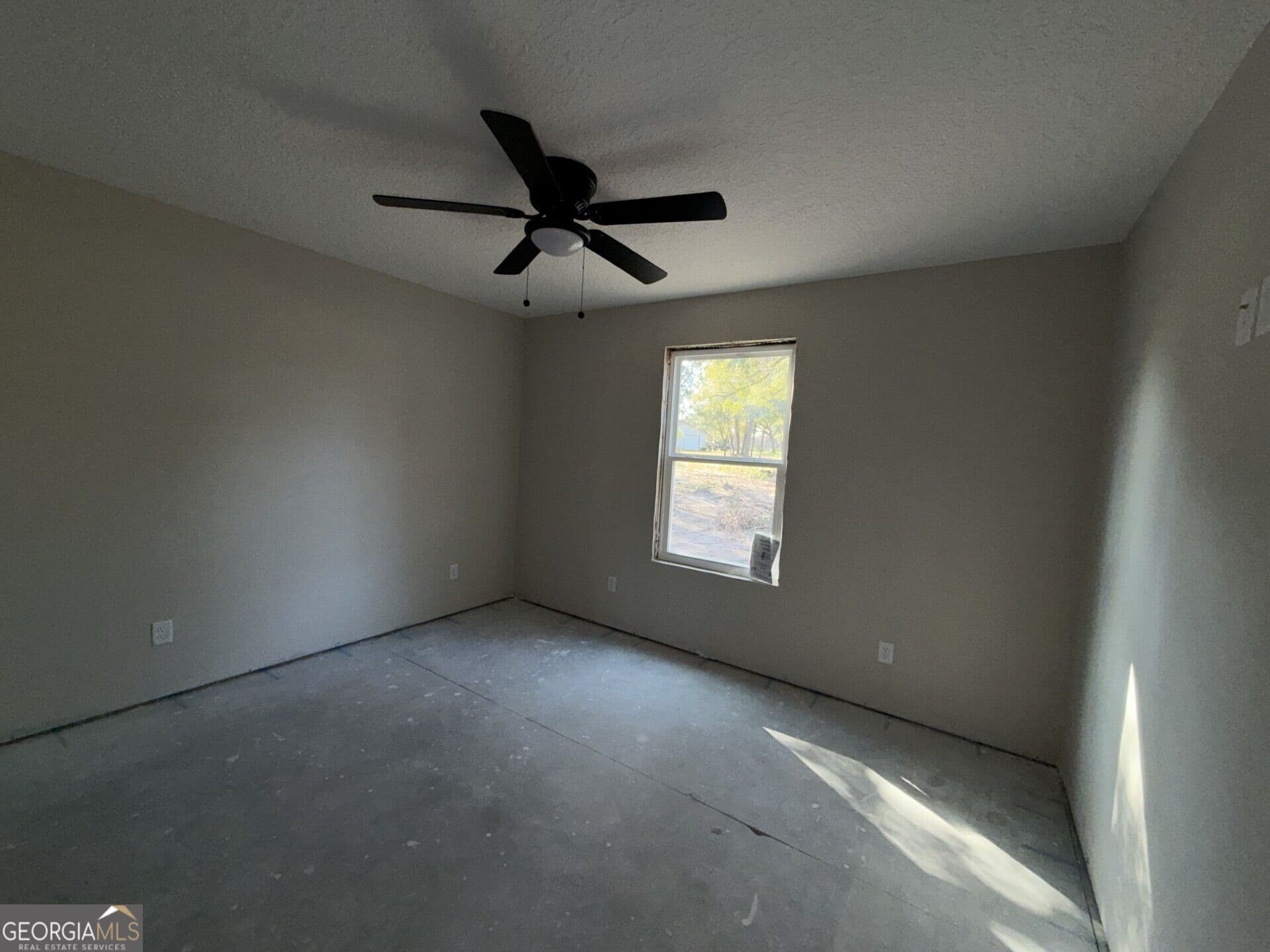 3 bedroom, 2 bathroom, 1,654 sq ft single family residence for sale at 216 Satilla Sands Drive, Waynesville, GA 31566 — photo 5