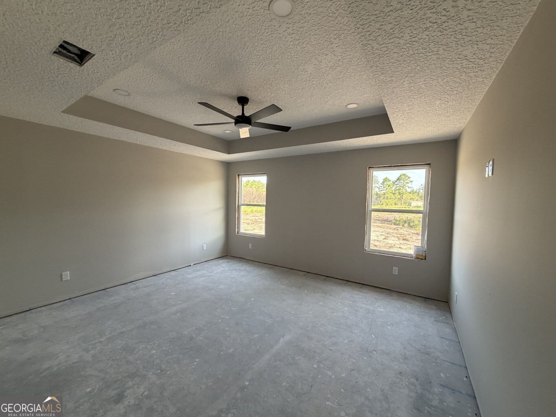 3 bedroom, 2 bathroom, 1,654 sq ft single family residence for sale at 216 Satilla Sands Drive, Waynesville, GA 31566 — photo 4
