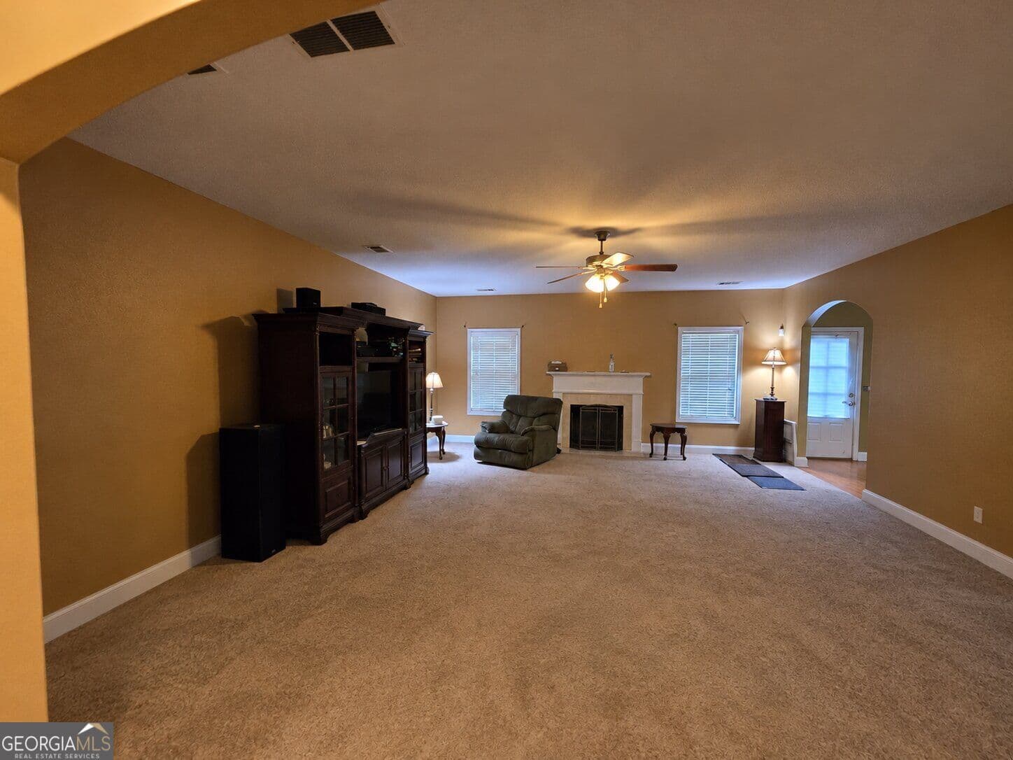 6 bedroom, 5 bathroom, 4,895 sq ft single family residence for sale at 3825 Kings Bridge Drive, Douglasville, GA 30135 — photo 4