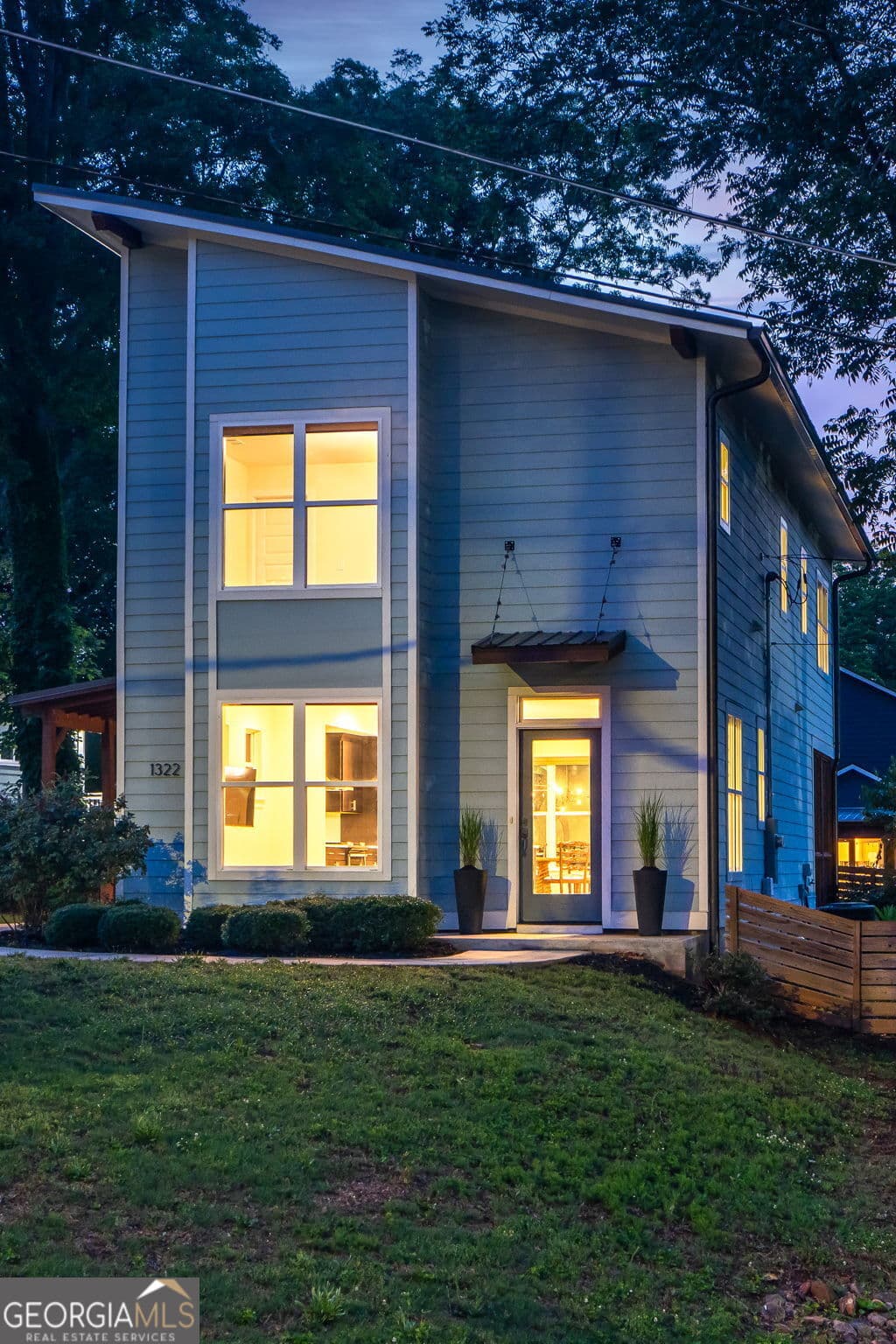 3 bedroom, 2.5 bathroom, 1,880 sq ft single family residence for sale at 1322 W Hancock Avenue, Athens, GA 30606 — photo 2
