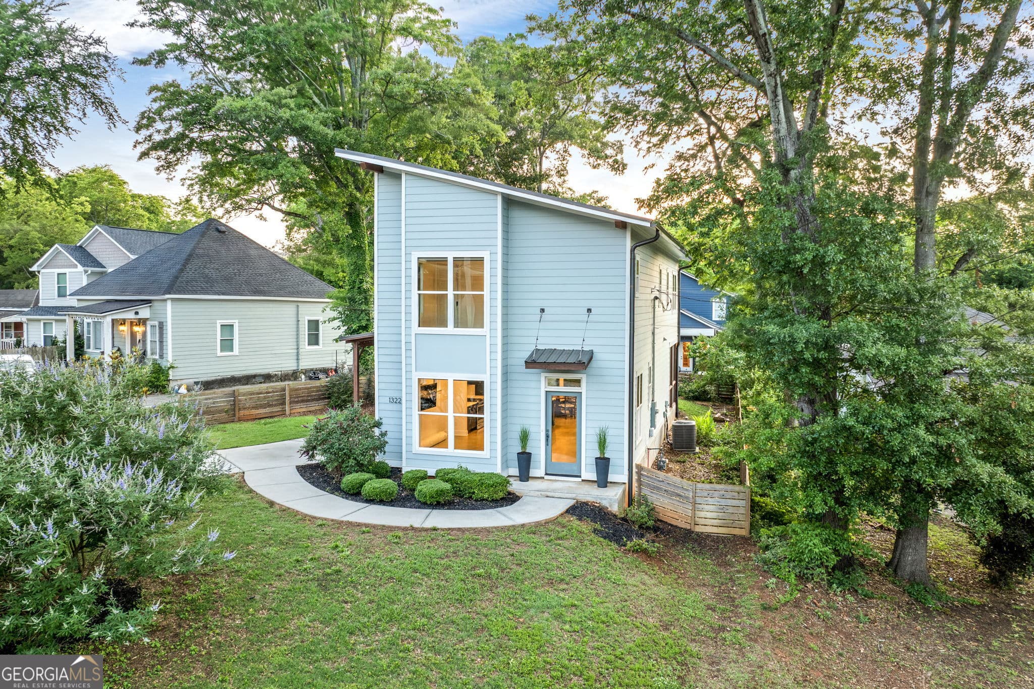 3 bedroom, 2.5 bathroom, 1,880 sq ft single family residence for sale at 1322 W Hancock Avenue, Athens, GA 30606 — photo 6