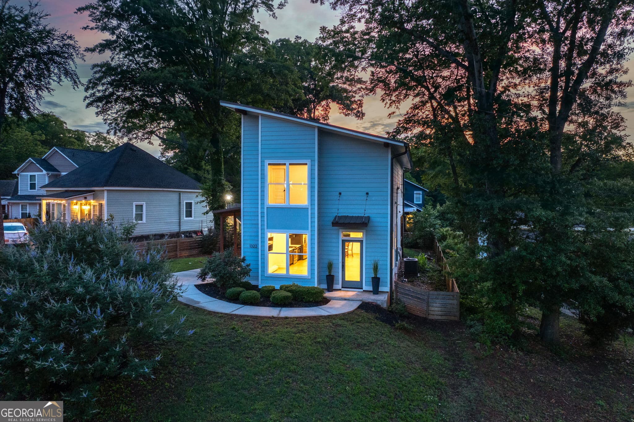 3 bedroom, 2.5 bathroom, 1,880 sq ft single family residence for sale at 1322 W Hancock Avenue, Athens, GA 30606 — photo 3
