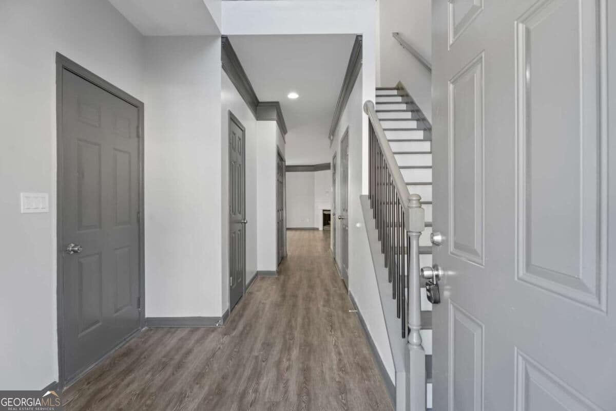 3 bedroom, 2.5 bathroom, 1,400 sq ft townhouse for sale at 5008 Lower Elm Street, Atlanta, GA 30349 — photo 4