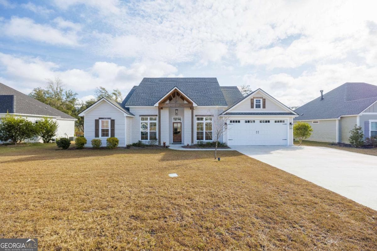 4 bedroom, 3 bathroom, 2,395 sq ft single family residence sold at 4824 Brown Cat Circle, Hahira, GA 31632