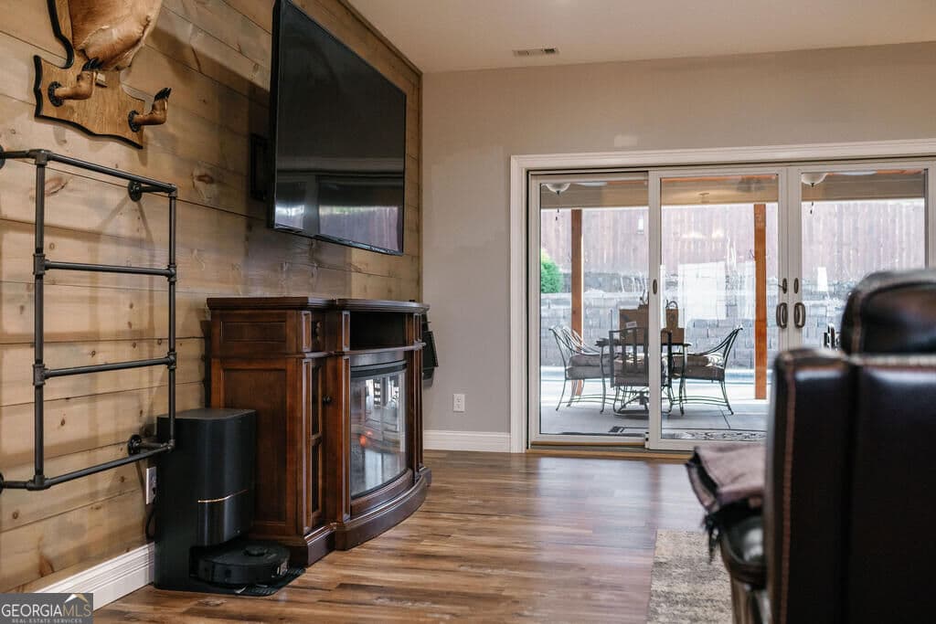3 bedroom, 3 bathroom, 2,303 sq ft single family residence for sale at 52 Ivy Ridge Court, Blue Ridge, GA 30513 — photo 6