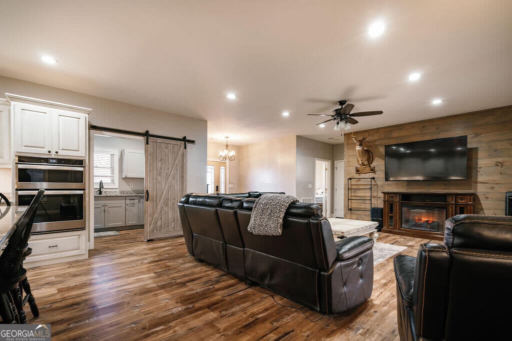 3 bedroom, 3 bathroom, 2,303 sq ft single family residence for sale at 52 Ivy Ridge Court, Blue Ridge, GA 30513 — photo 9