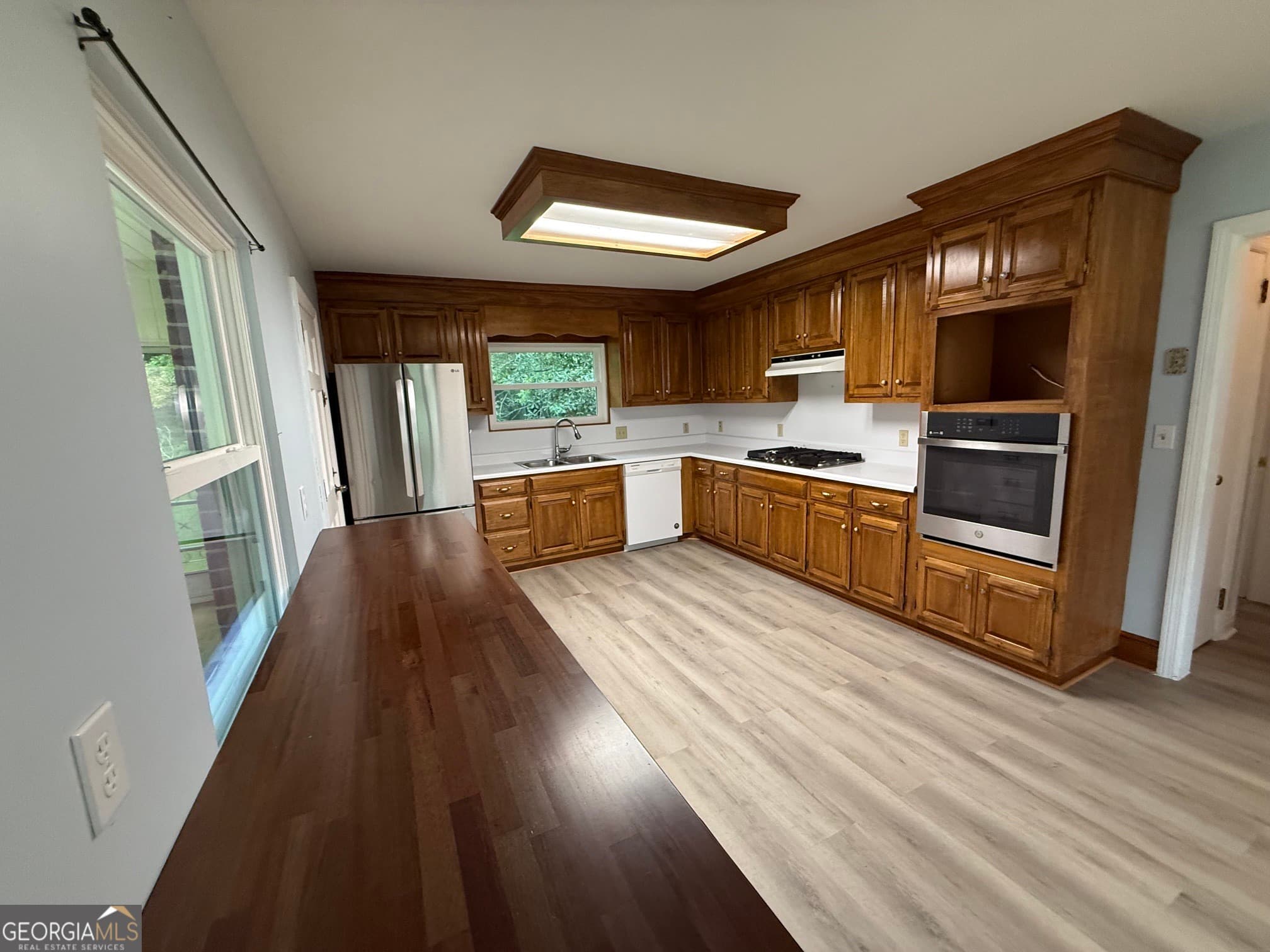 6 bedroom, 3 bathroom, 2,448 sq ft single family residence for sale at 706 Hill Street, Thomaston, GA 30286 — photo 7
