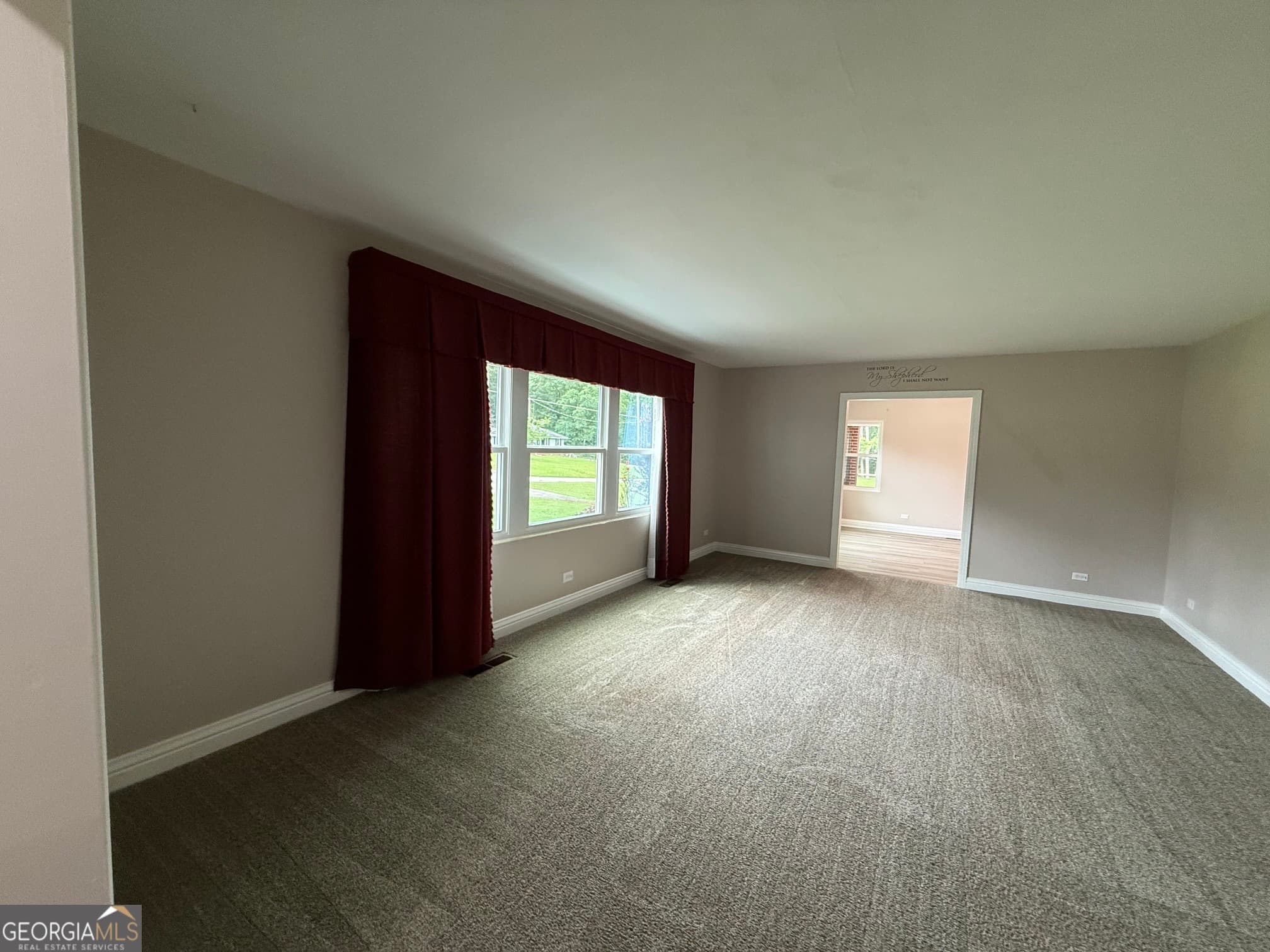 6 bedroom, 3 bathroom, 2,448 sq ft single family residence for sale at 706 Hill Street, Thomaston, GA 30286 — photo 4