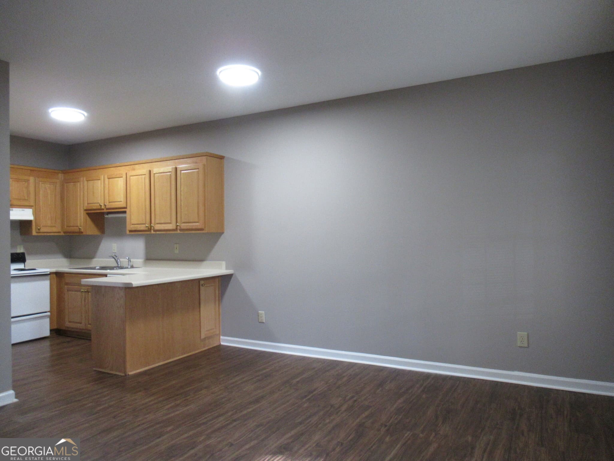 2 bedroom, 2.5 bathroom, 1,224 sq ft townhouse for rent at 110 Mechanic Street APT G, Dahlonega, GA 30533 for $1,500 a month — photo 9
