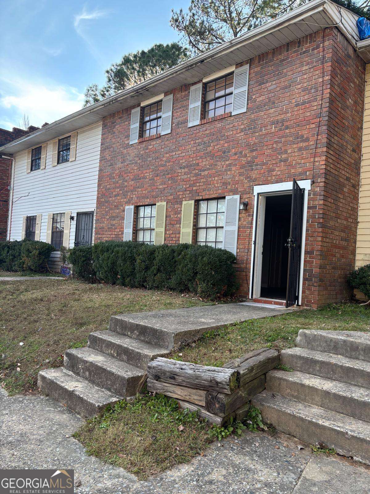 3 bedroom, 2.5 bathroom, 1,536 sq ft single family residence for sale at 6354 Shannon Parkway 30E, Union City, GA 30291 — photo 1 of 20