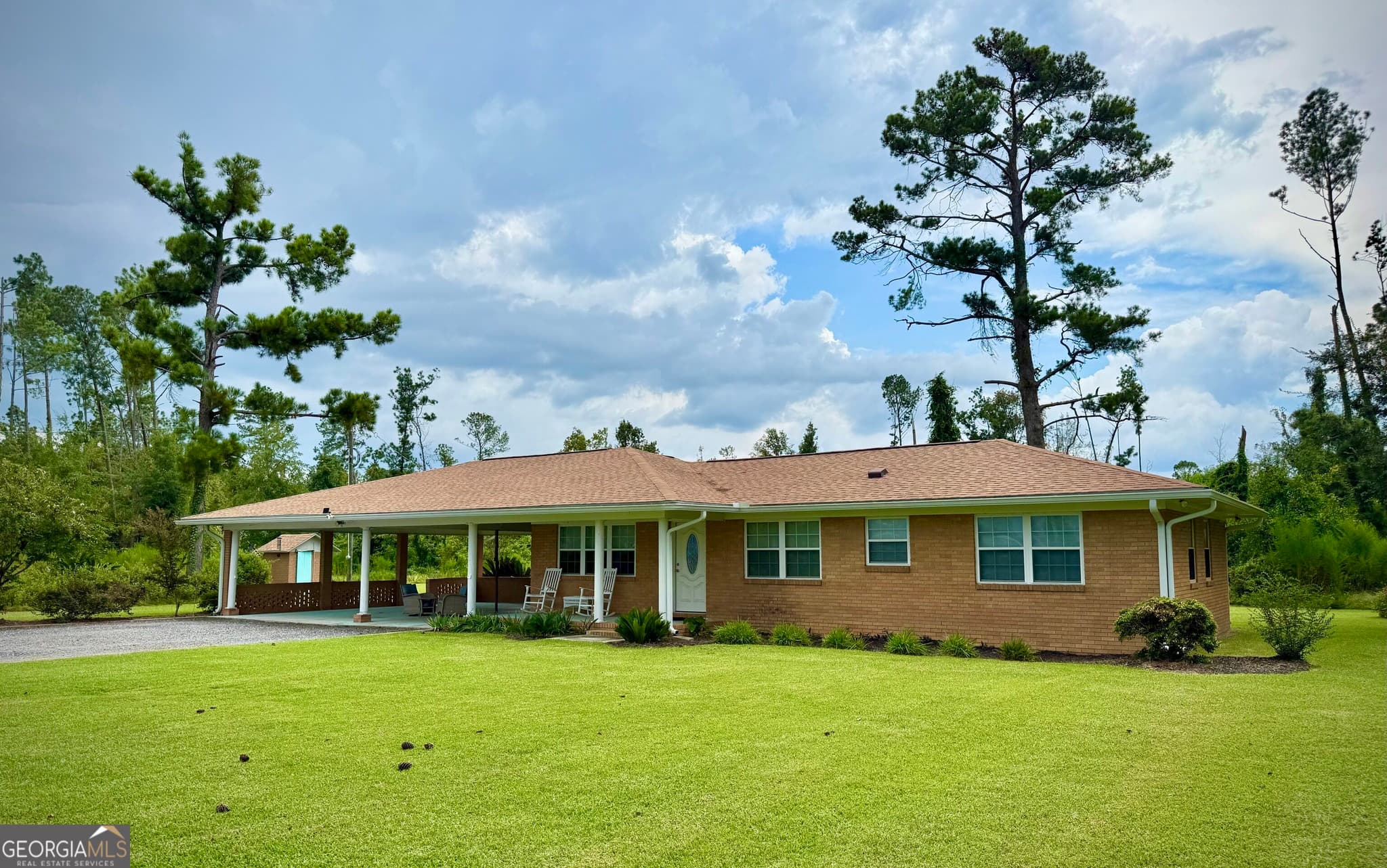 3 bedroom, 1.5 bathroom, 1,832 sq ft single family residence under contract at 263 Broxton Highway, Hazlehurst, GA 31539 — photo 6