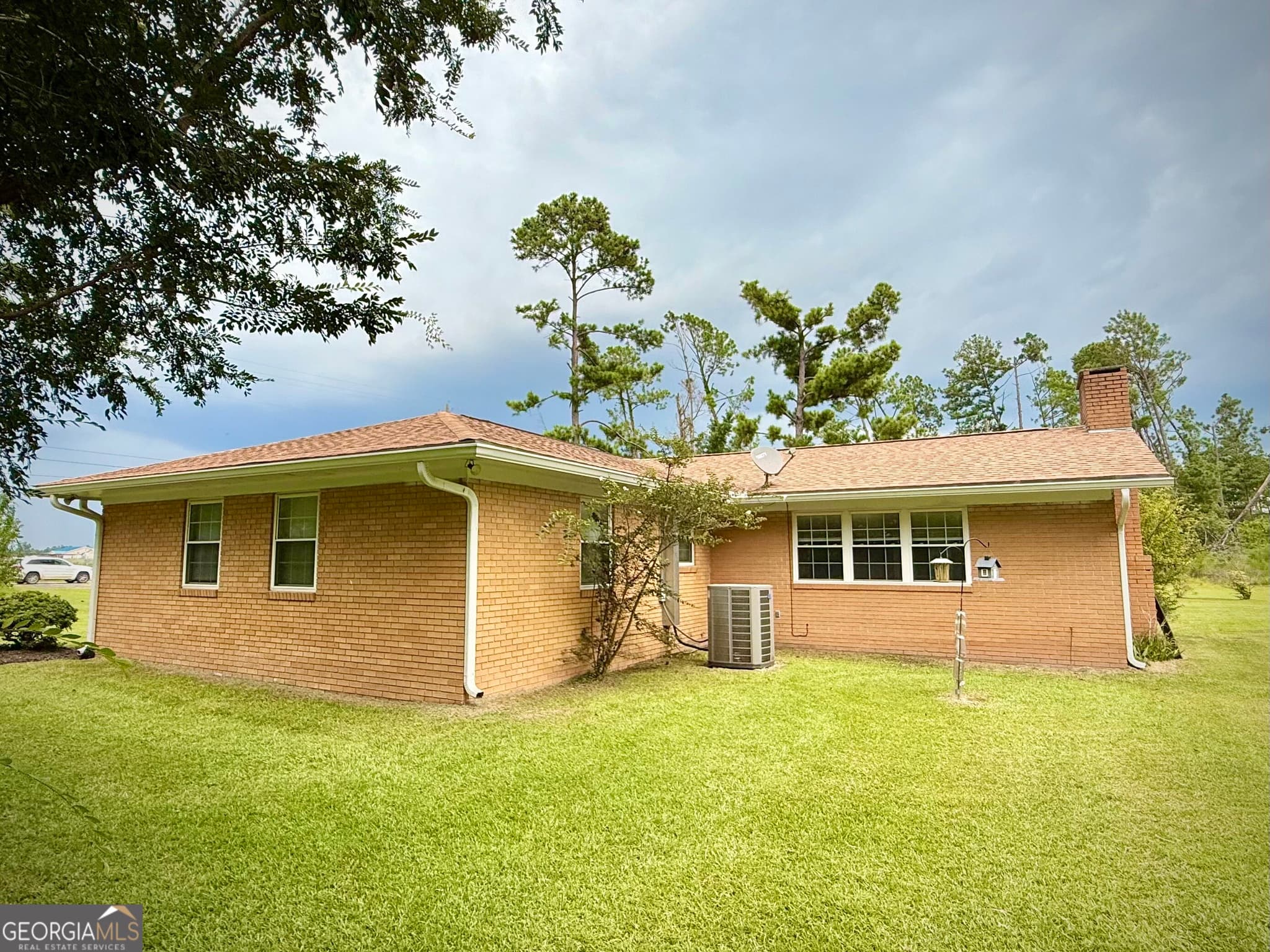 3 bedroom, 1.5 bathroom, 1,832 sq ft single family residence under contract at 263 Broxton Highway, Hazlehurst, GA 31539 — photo 7