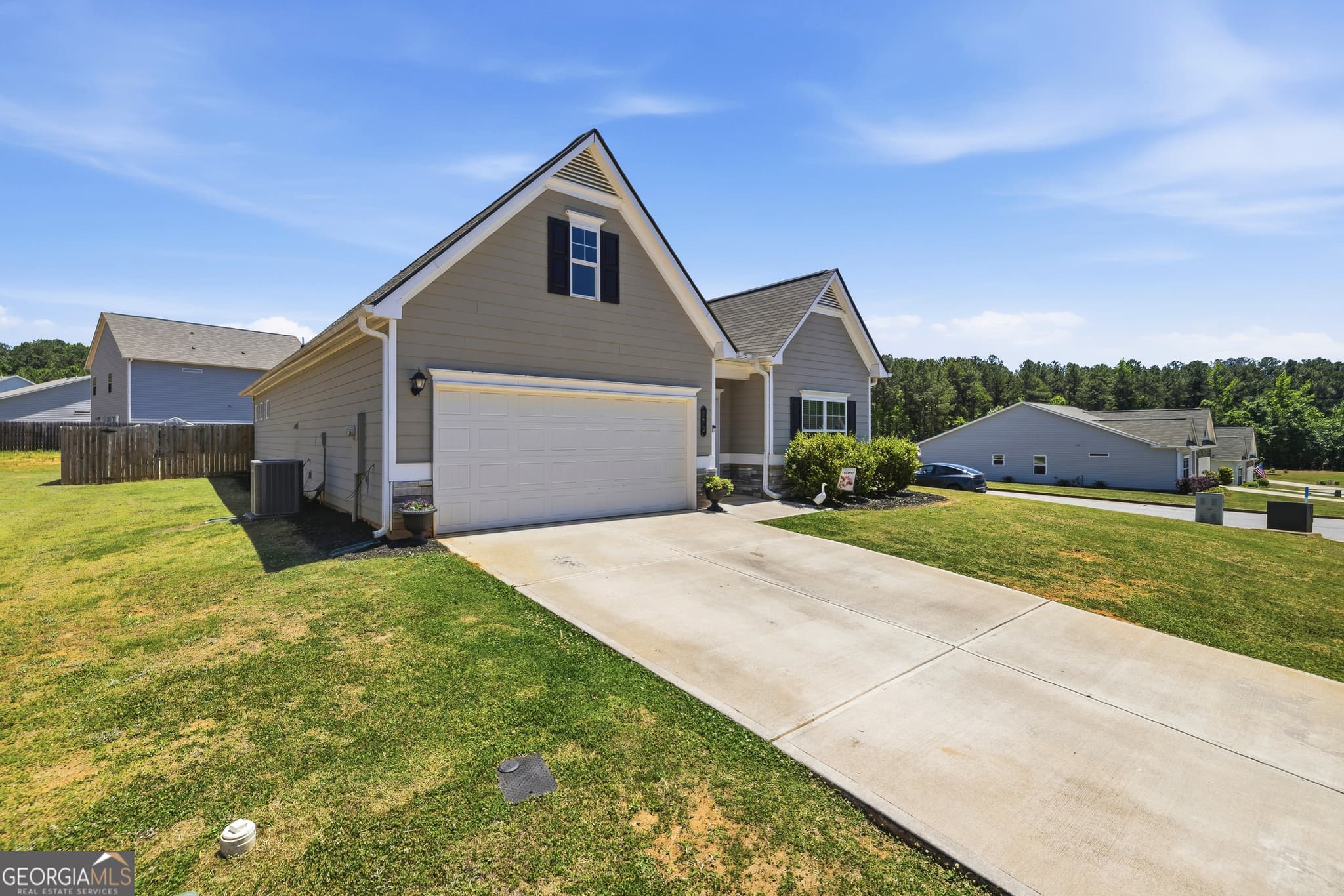 3 bedroom, 2 bathroom, 1,802 sq ft single family residence for sale at 133 Kaitlyn Circle, Eatonton, GA 31024 — photo 2