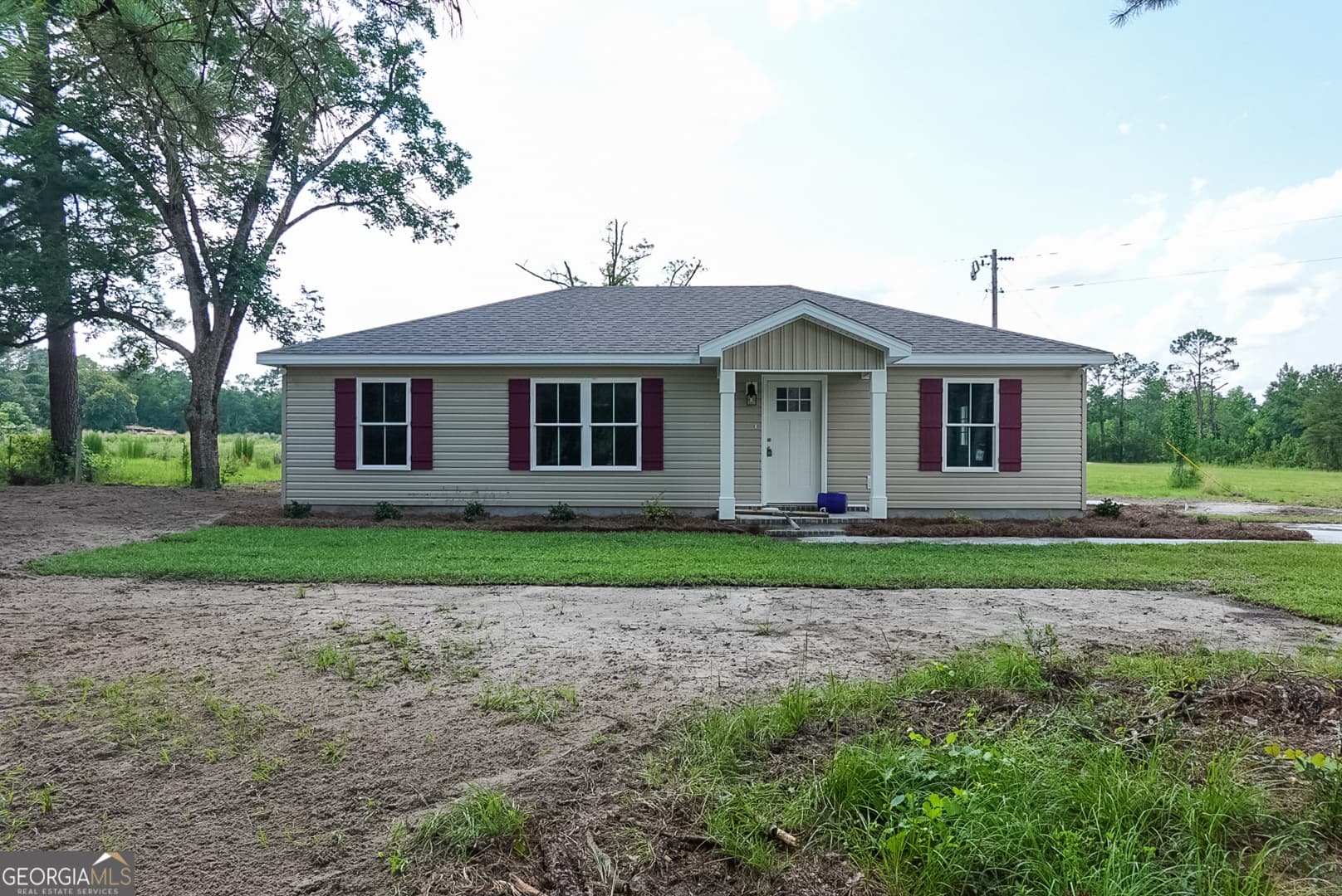 3 bedroom, 2 bathroom, 1,225 sq ft single family residence sold at 3923 Mosley Road, Claxton, GA 30417