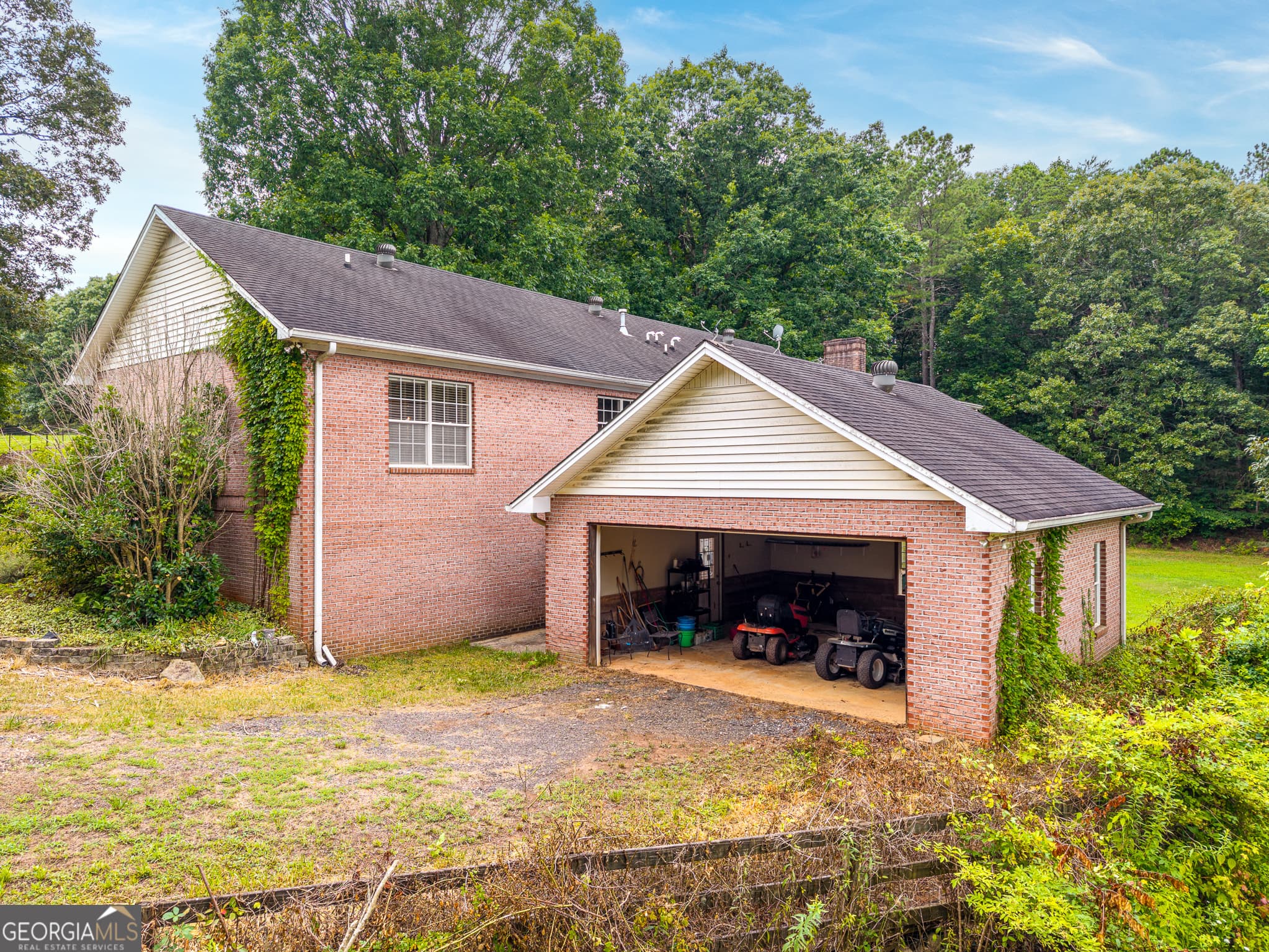 4 bedroom, 3.5 bathroom, 3,981 sq ft single family residence for sale at 25 Loon Lane, Ball Ground, GA 30107 — photo 5