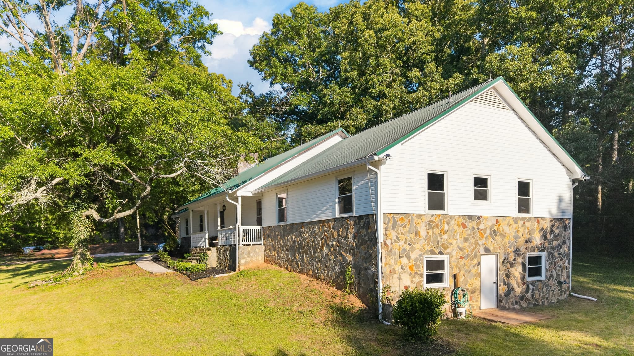4 bedroom, 3 bathroom, 3,645 sq ft single family residence for sale at 662 Highway 18, Barnesville, GA 30204 — photo 7