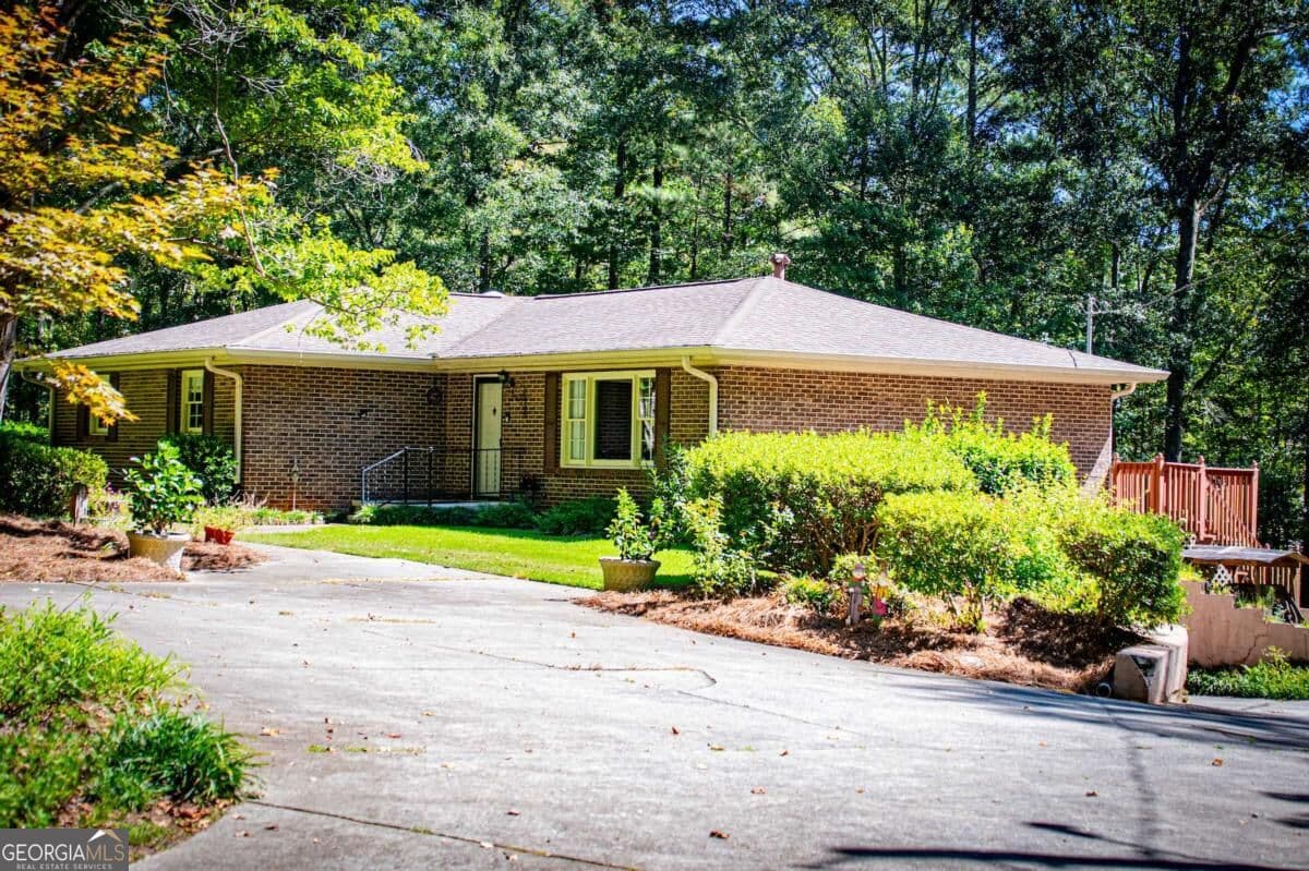 4 bedroom, 3 bathroom, 1,612 sq ft single family residence for sale at 59 Hutcheson Ferry Road, Whitesburg, GA 30185 — photo 1 of 86
