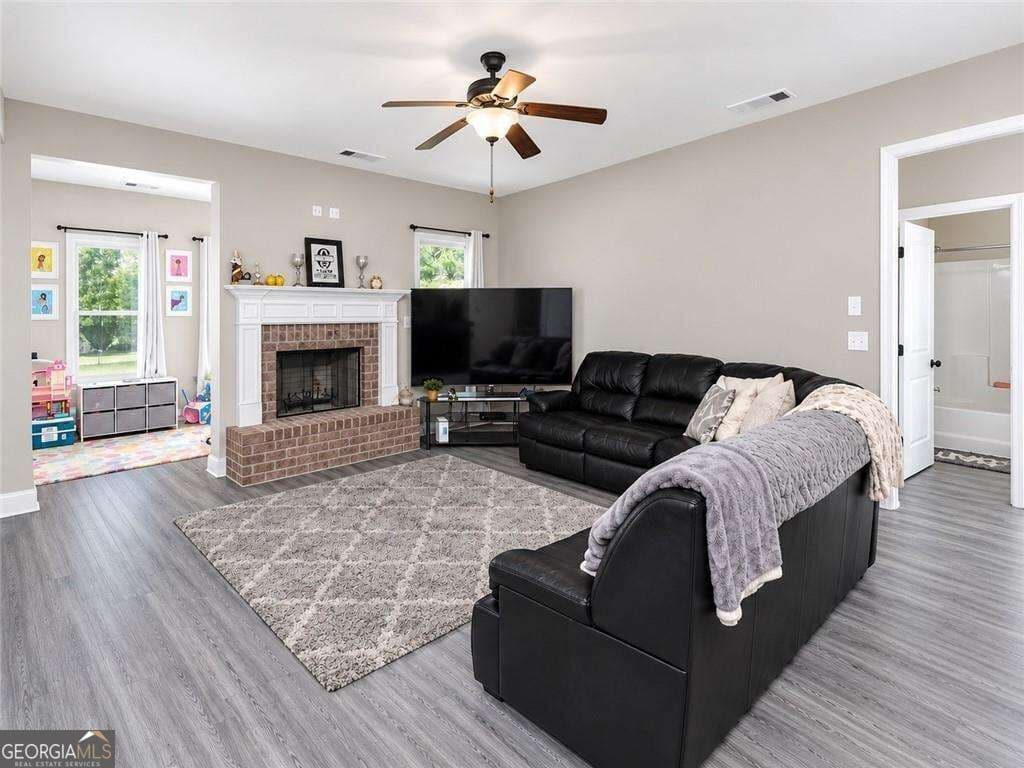 5 bedroom, 3 bathroom, 2,716 sq ft single family residence for sale at 2009 River Falls Drive, Griffin, GA 30223 — photo 9