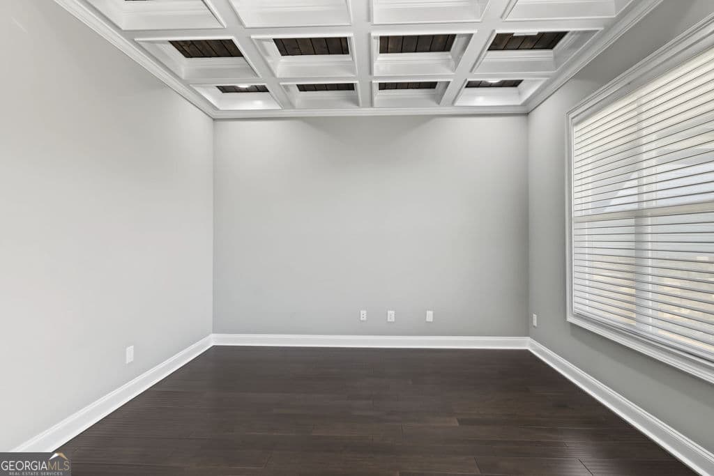 4 bedroom, 3.5 bathroom, 3,255 sq ft single family residence for sale at 832 Barnesville Road, Griffin, GA 30224 — photo 7
