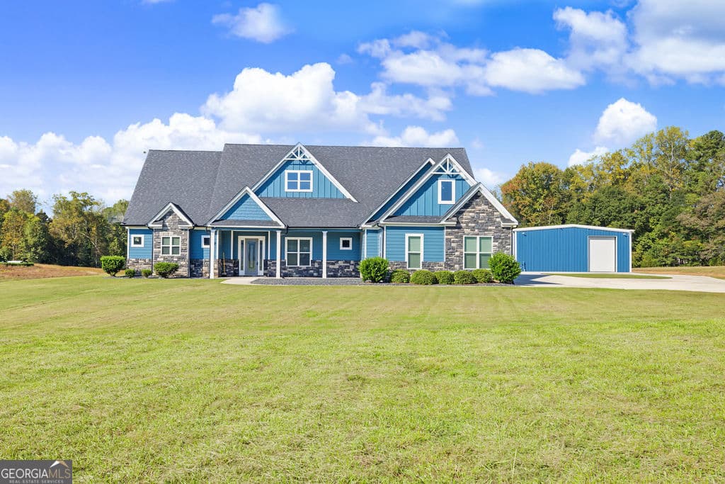 4 bedroom, 3.5 bathroom, 3,255 sq ft single family residence for sale at 832 Barnesville Road, Griffin, GA 30224