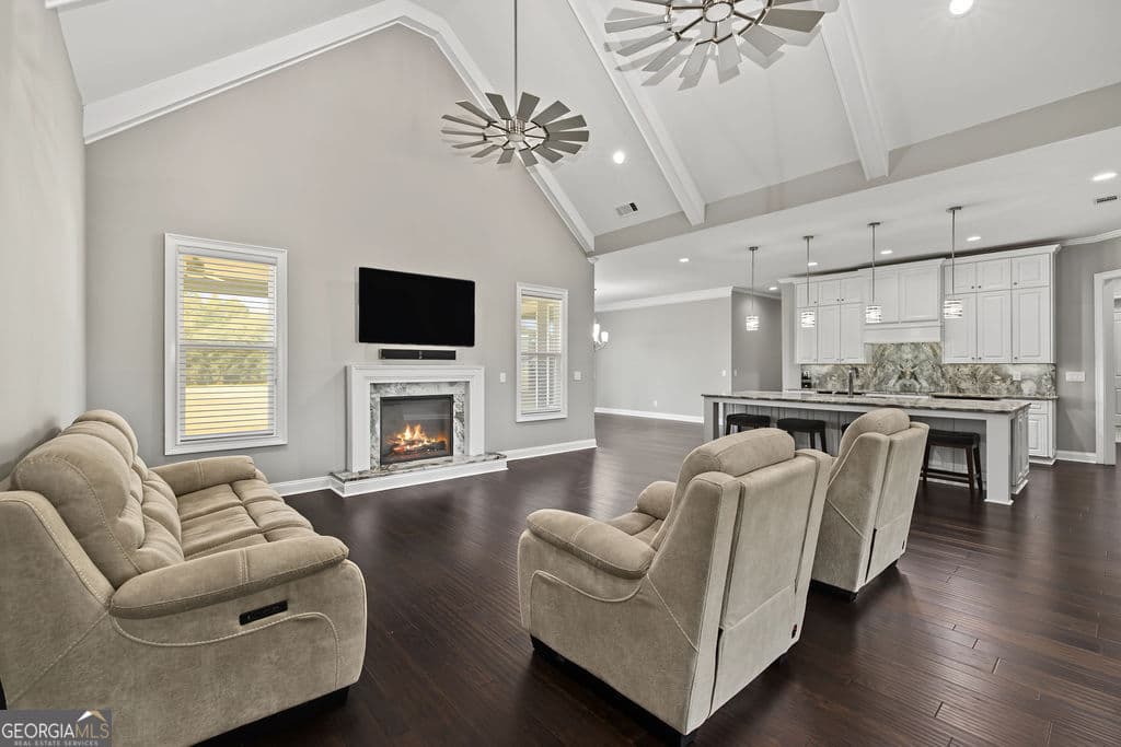 4 bedroom, 3.5 bathroom, 3,255 sq ft single family residence for sale at 832 Barnesville Road, Griffin, GA 30224 — photo 9
