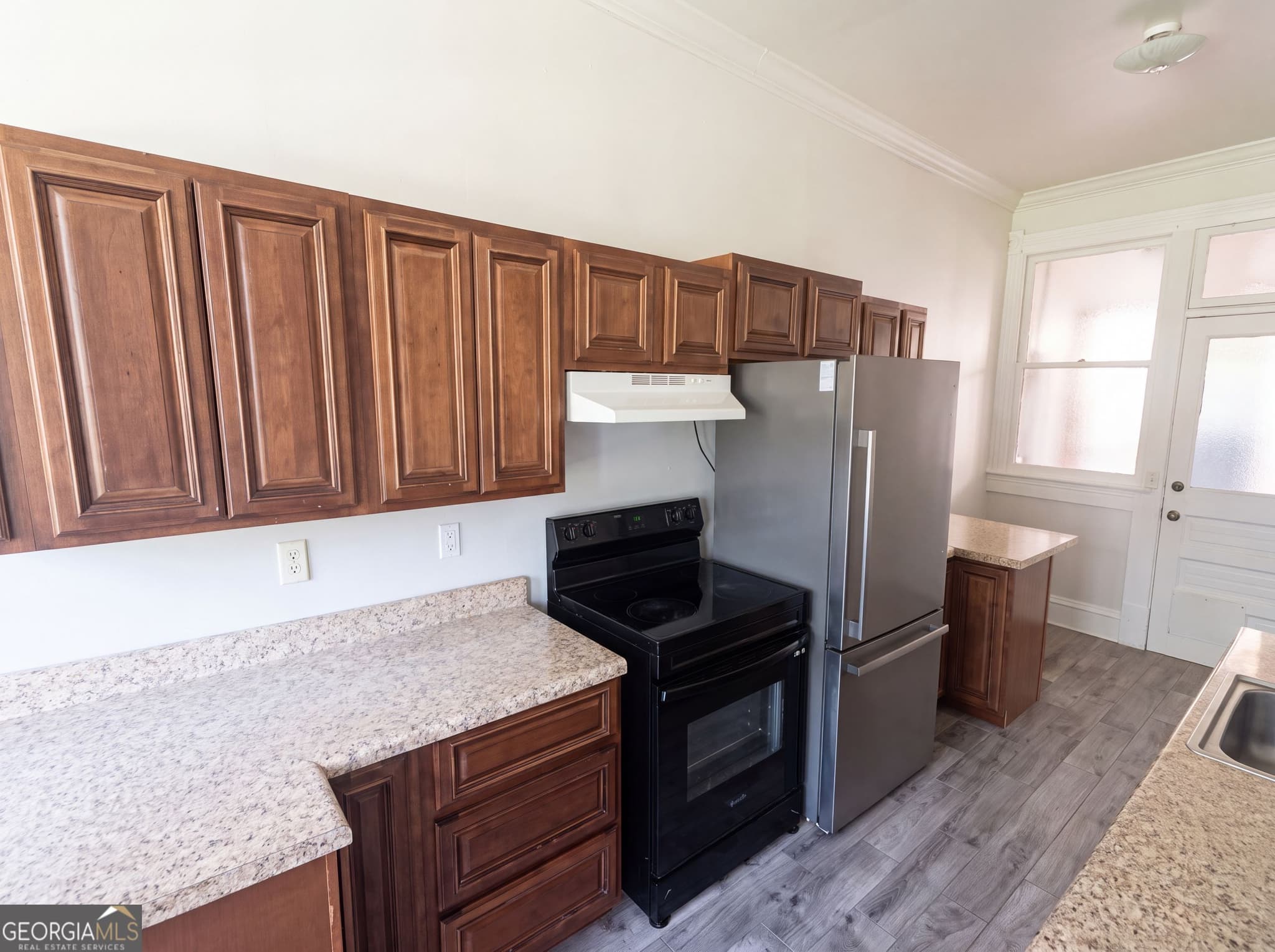 3 bedroom, 2 bathroom, 1,972 sq ft single family residence for sale at 809 Mary Street, Waycross, GA 31503 — photo 2