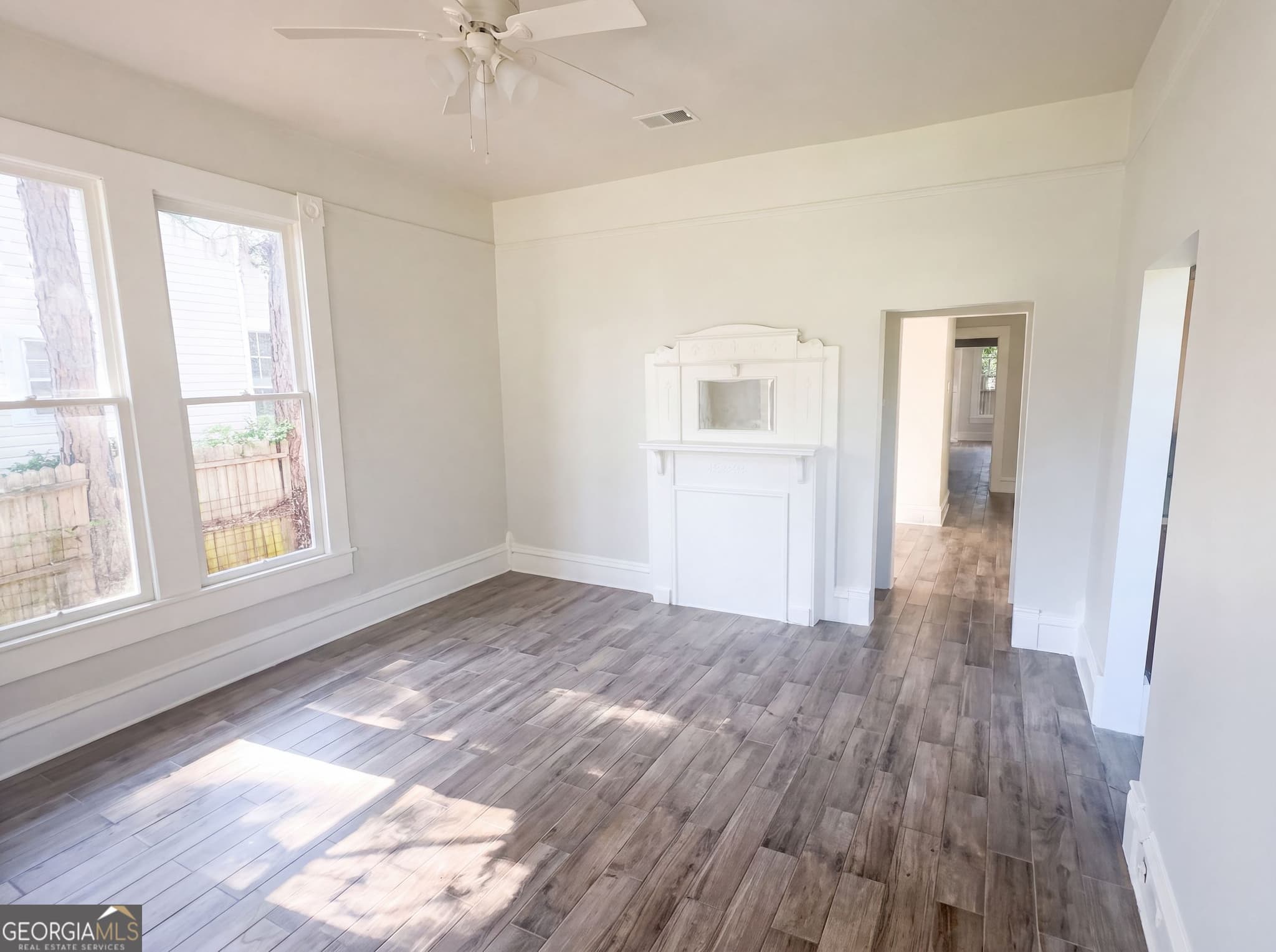 3 bedroom, 2 bathroom, 1,972 sq ft single family residence for sale at 809 Mary Street, Waycross, GA 31503 — photo 3