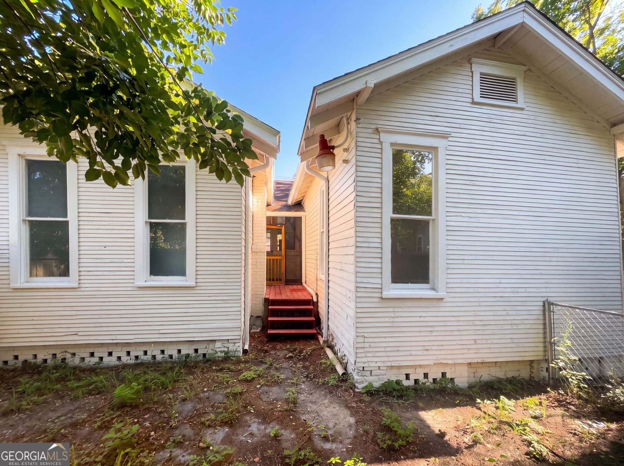 3 bedroom, 2 bathroom, 1,972 sq ft single family residence for sale at 809 Mary Street, Waycross, GA 31503 — photo 5