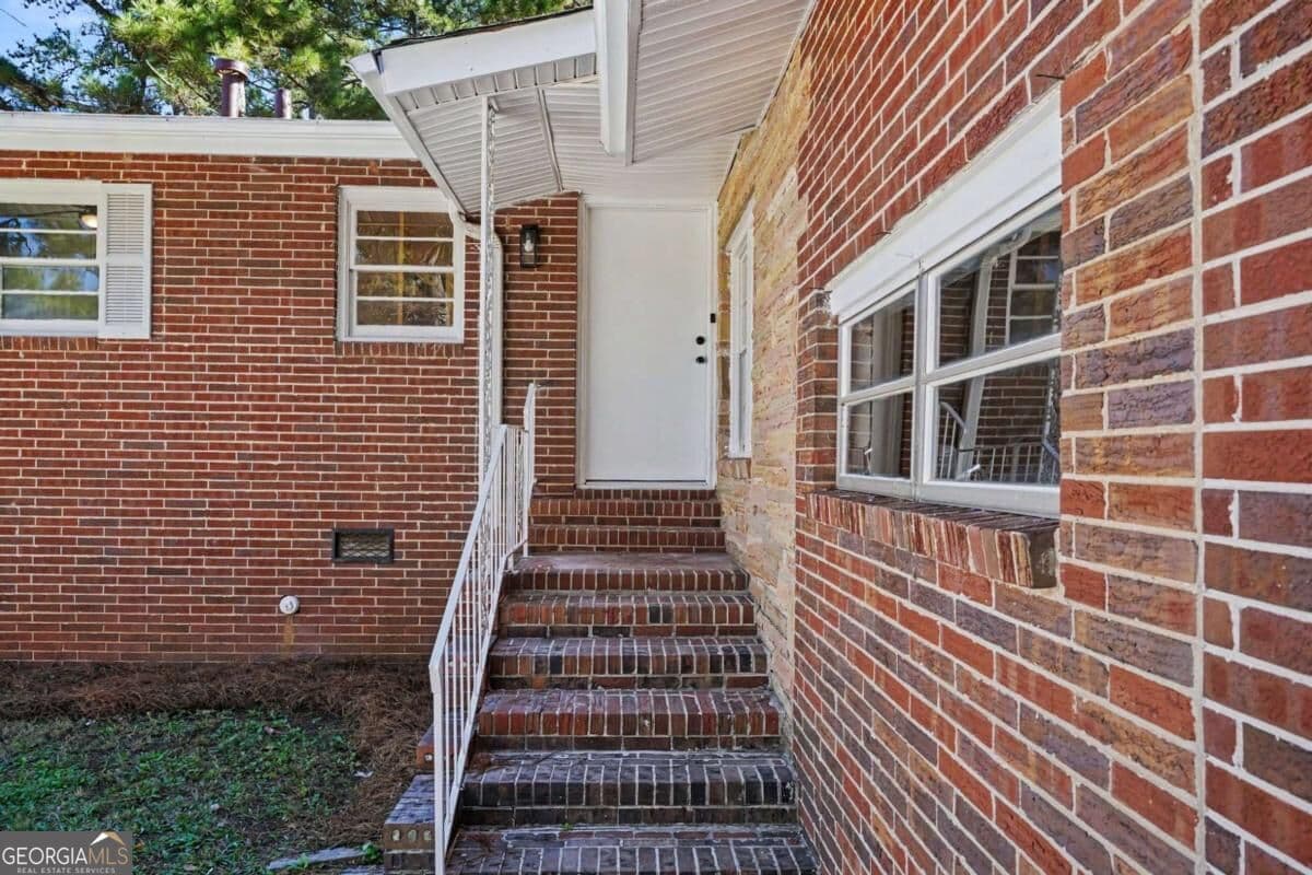 4 bedroom, 2 bathroom, 1,848 sq ft single family residence for sale at 125 Greenway Park Drive, Mcdonough, GA 30253 — photo 5