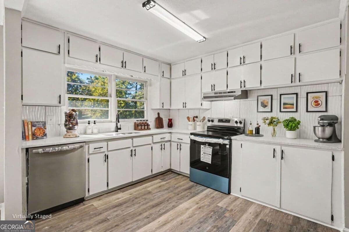 4 bedroom, 2 bathroom, 1,848 sq ft single family residence for sale at 125 Greenway Park Drive, Mcdonough, GA 30253 — photo 9
