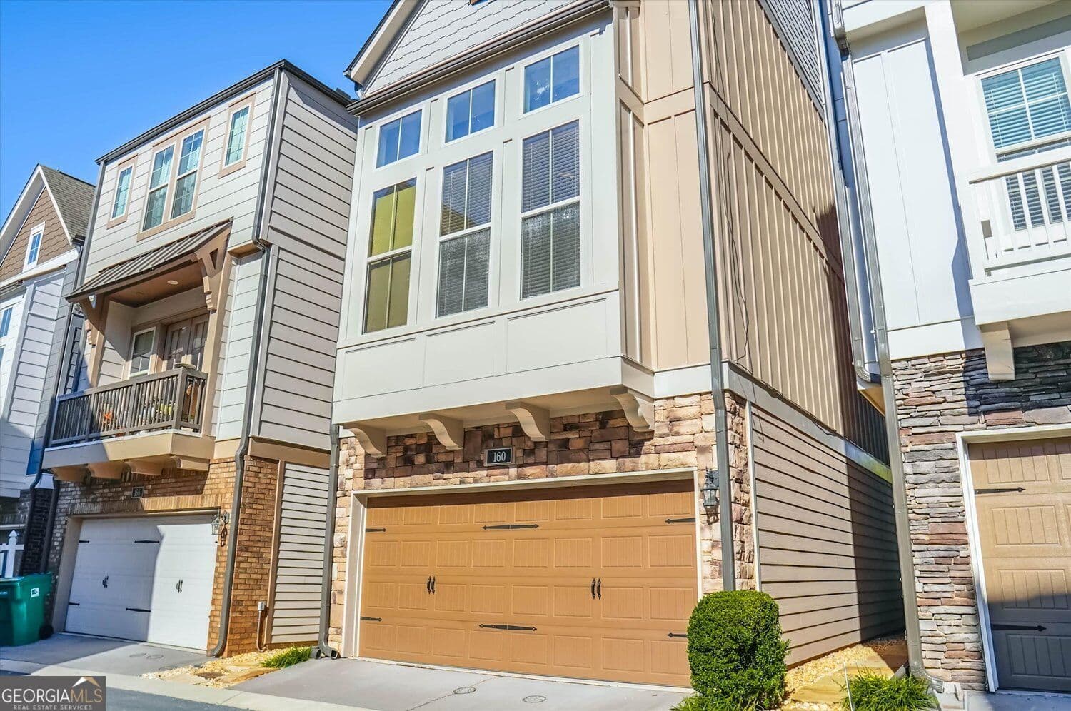 2 bedroom, 2.5 bathroom, 1,795 sq ft single family residence for sale at 160 Blakemore Drive, Smyrna, GA 30080 — photo 2