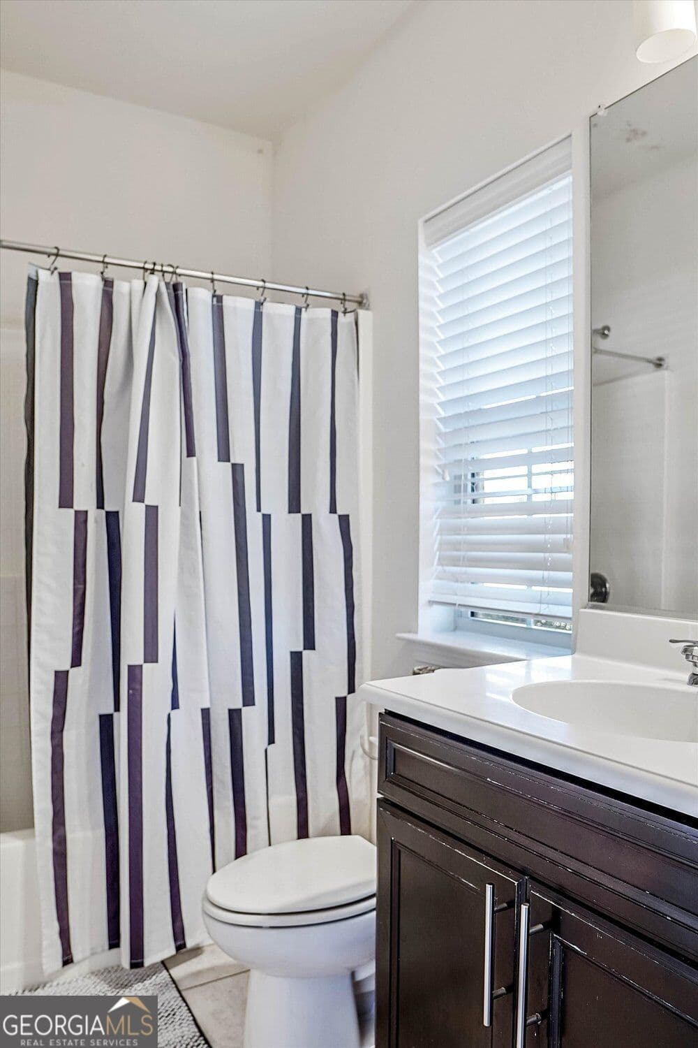 2 bedroom, 2.5 bathroom, 1,795 sq ft single family residence for sale at 160 Blakemore Drive, Smyrna, GA 30080 — photo 7