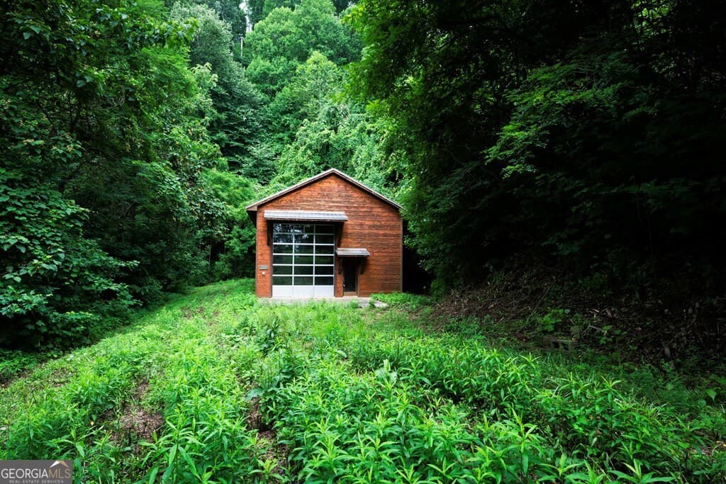 1 bedroom, 1 bathroom, 2,240 sq ft cabin,single family residence for sale at 235 Rios Drive, Bryson City, NC 28713 — photo 6