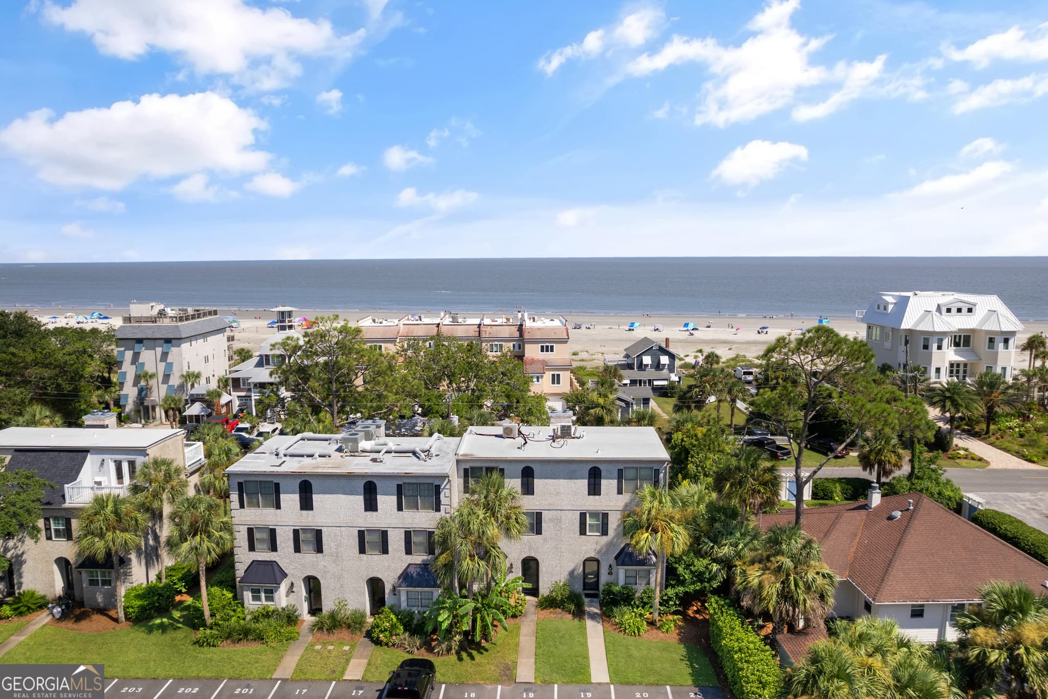 3 bedroom, 3 bathroom, 1,869 sq ft condominium for sale at 1035 Beachview Drive 19, St. Simons, GA 31522 — photo 1 of 36