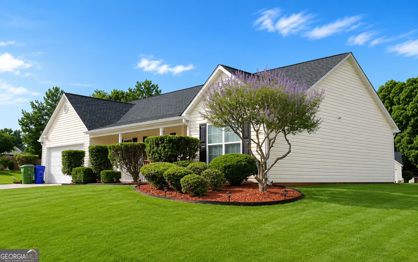 3 bedroom, 2 bathroom, 1,700 sq ft single family residence for sale at 904 Meadow Walk Drive, Monroe, GA 30656 — photo 3