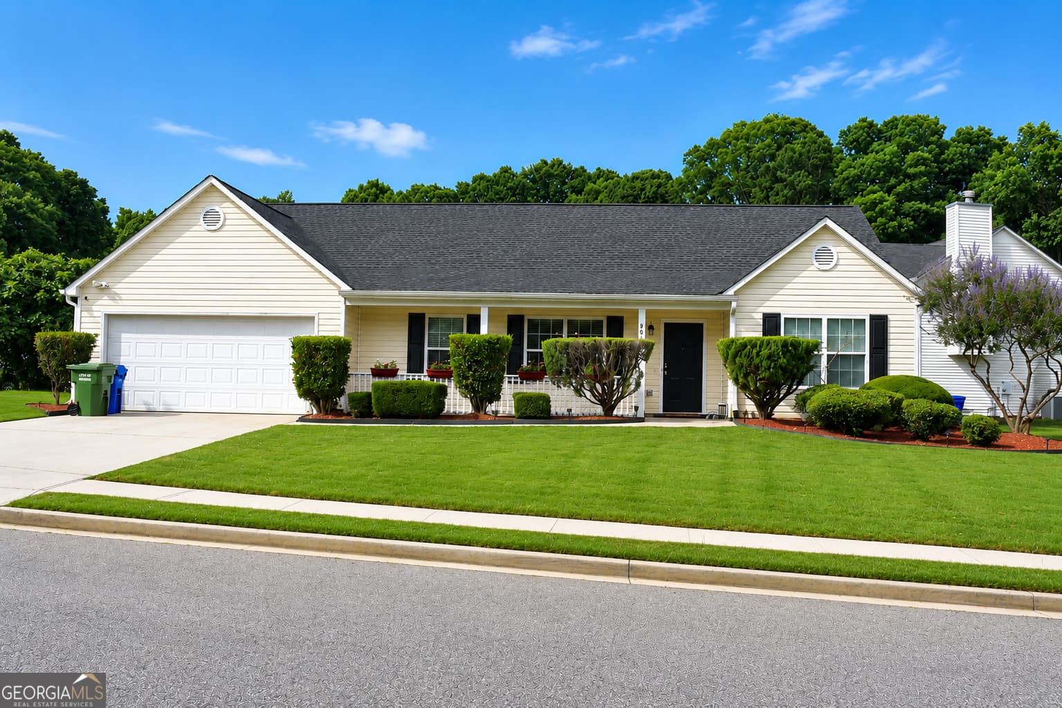 3 bedroom, 2 bathroom, 1,700 sq ft single family residence for sale at 904 Meadow Walk Drive, Monroe, GA 30656