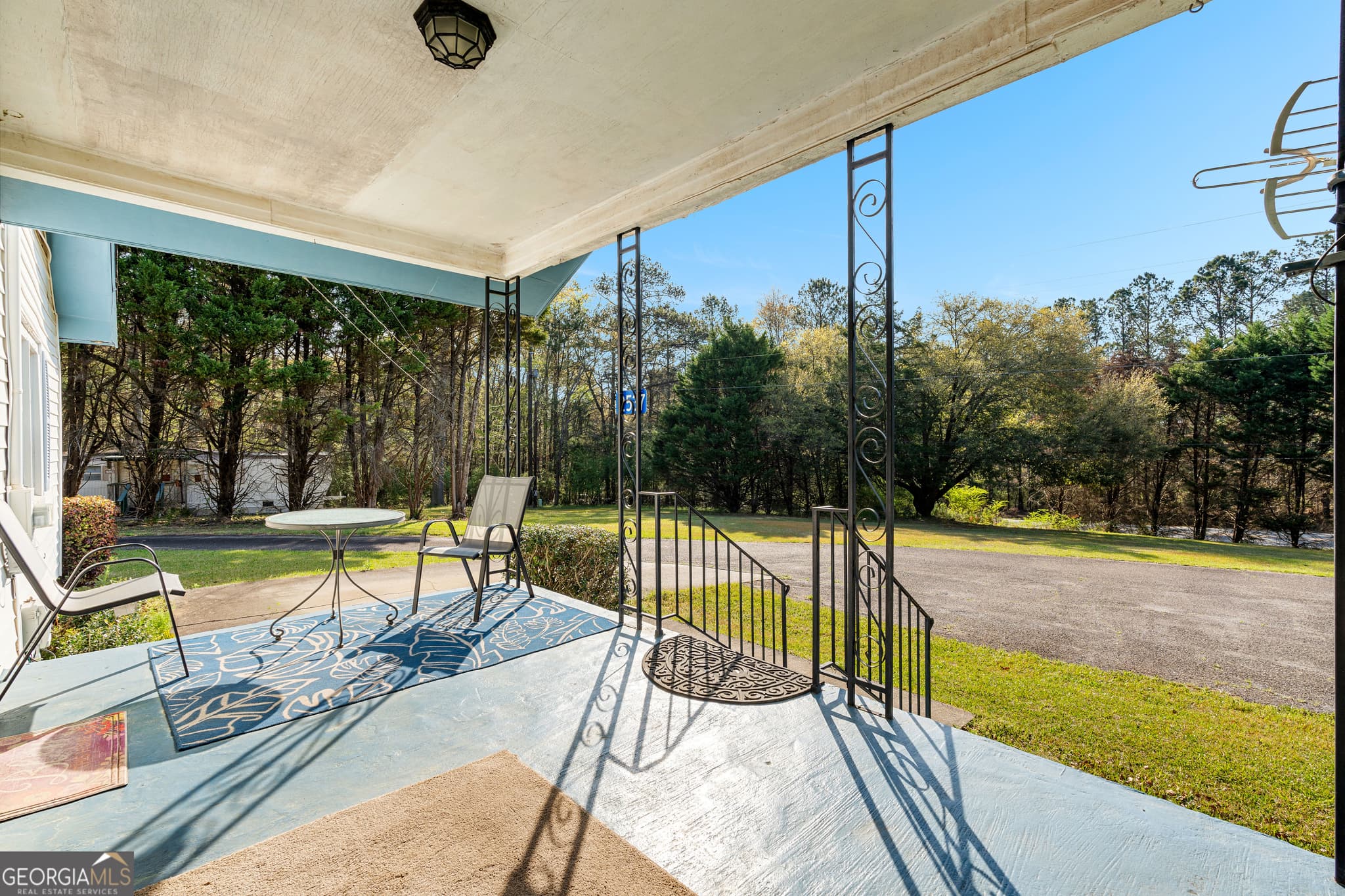 2 bedroom, 1 bathroom, 1,376 sq ft single family residence under contract at 2537 Barnesville Highway, Thomaston, GA 30286 — photo 3