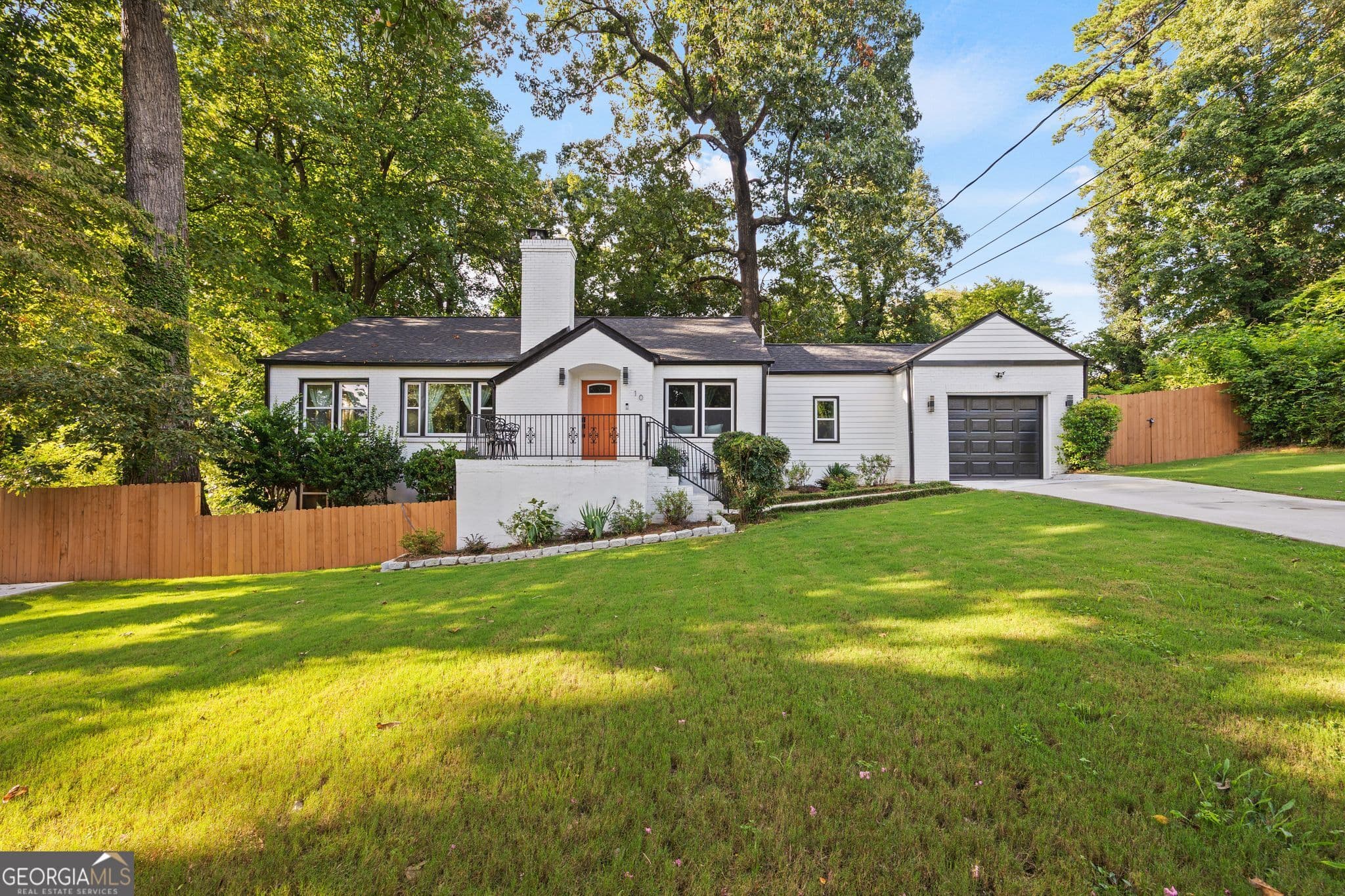 5 bedroom, 3 bathroom, 1,306 sq ft single family residence for sale at 10 Claire Drive, Atlanta, GA 30315 — photo 3