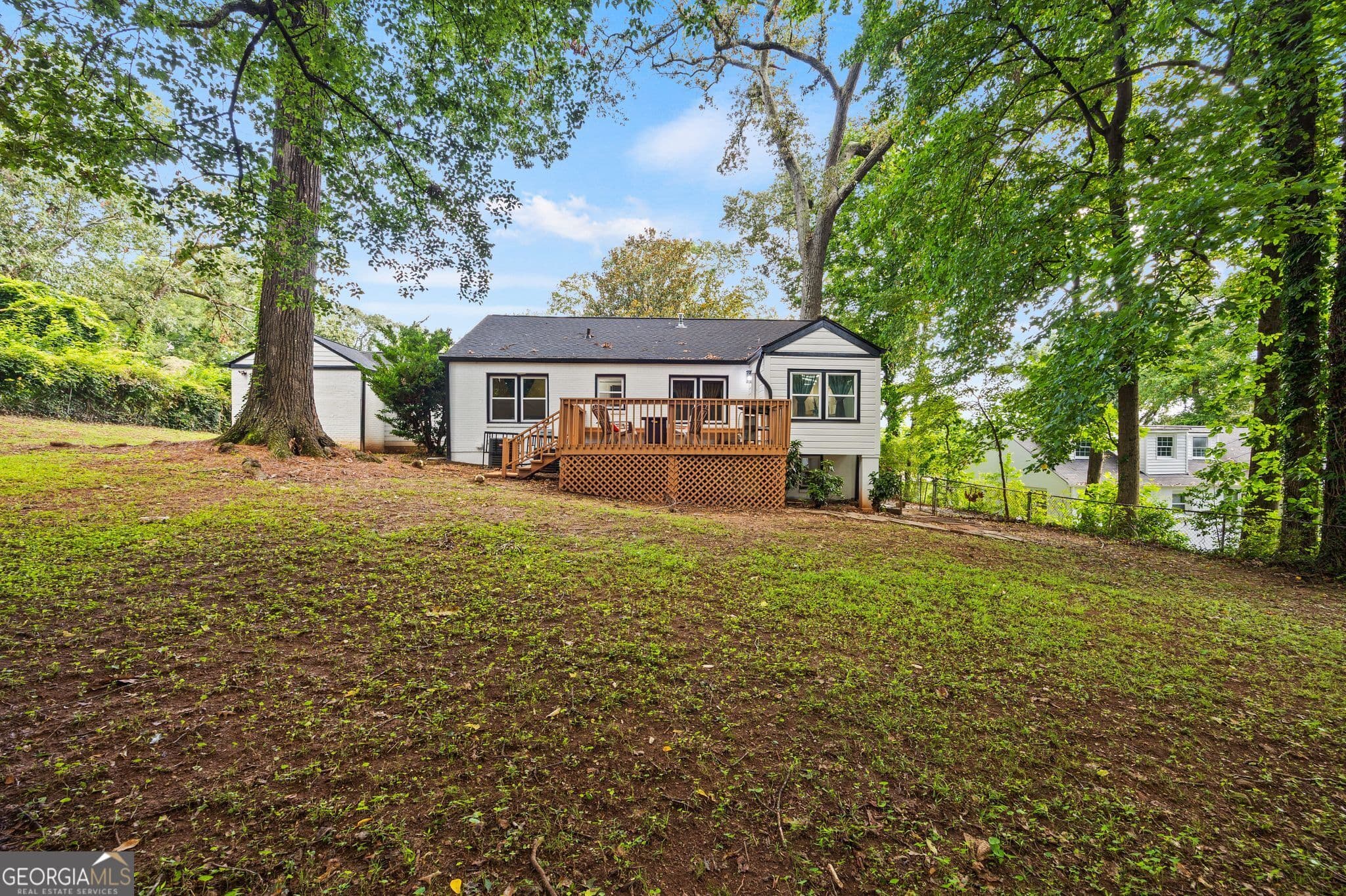 5 bedroom, 3 bathroom, 1,306 sq ft single family residence for sale at 10 Claire Drive, Atlanta, GA 30315 — photo 5