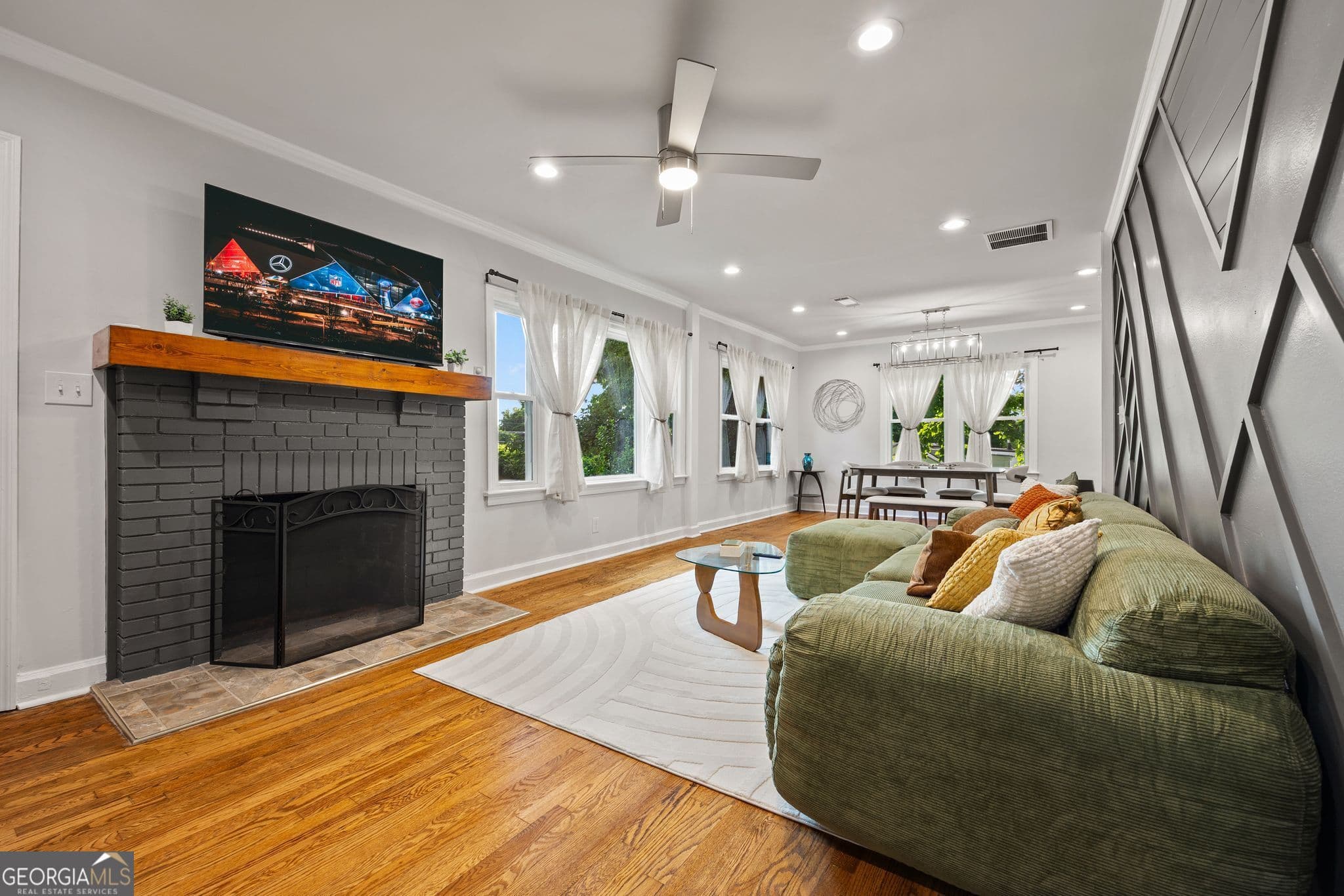 5 bedroom, 3 bathroom, 1,306 sq ft single family residence for sale at 10 Claire Drive, Atlanta, GA 30315 — photo 9